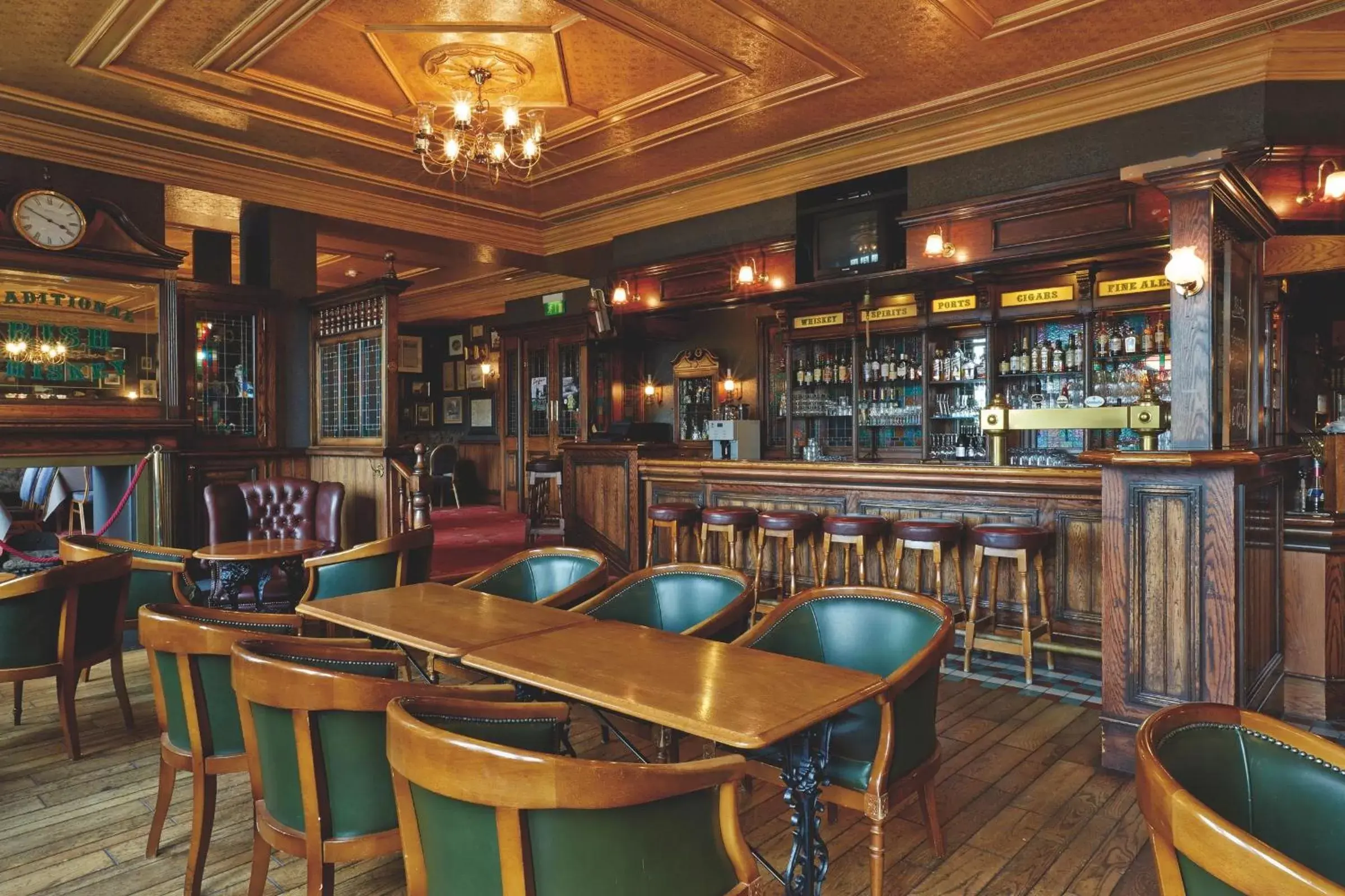 Lounge or bar in H4 Hotel Hannover Messe, Trademark Collection by Wyndham Lounge or bar in H4 Hotel Hannover Messe, Trademark Collection by Wyndham