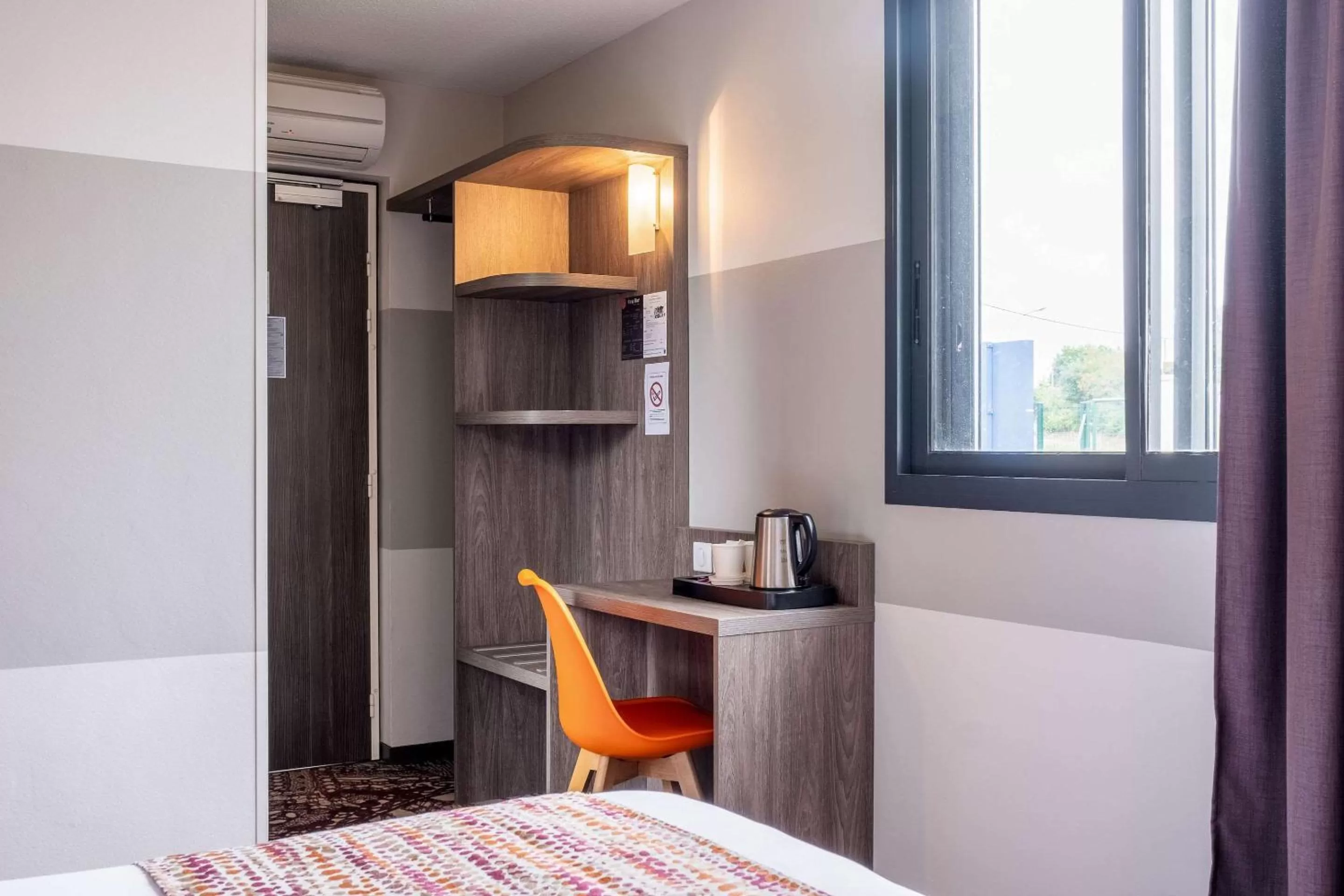 Photo of the whole room, Bed in Best Western Hôtel Agen Le Passage, Agen Sud