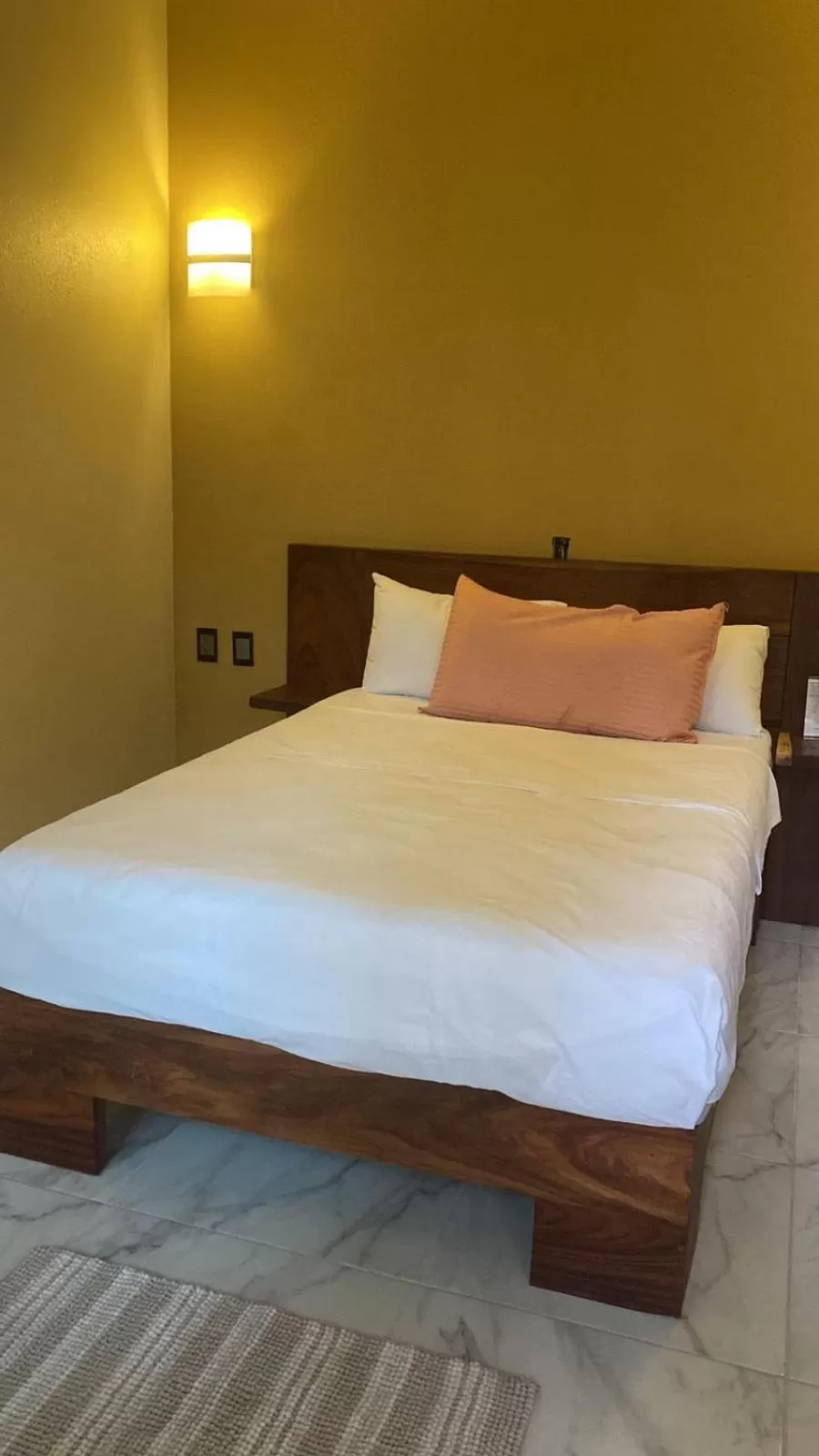 Bed in Guitarra Inn