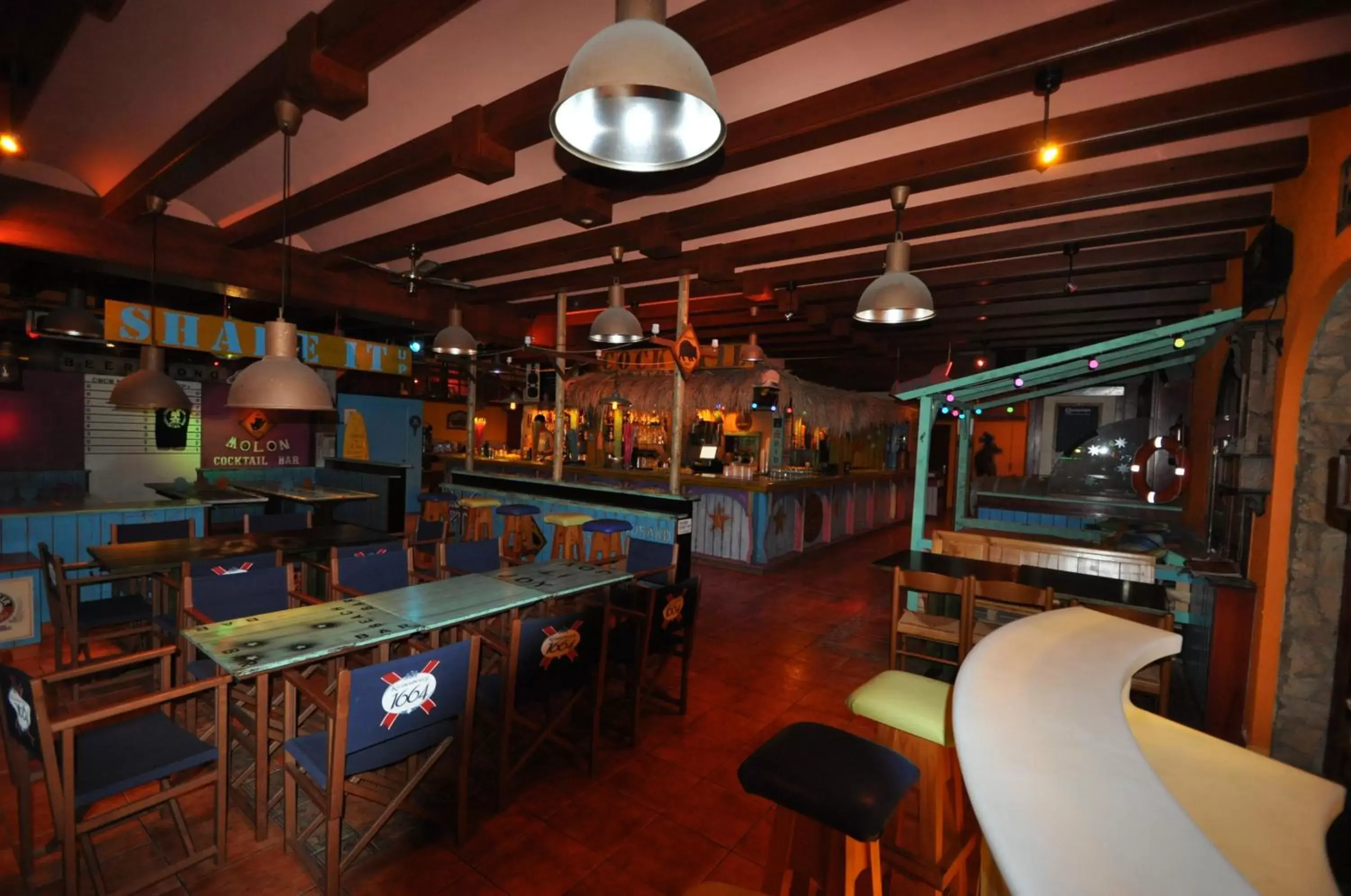 Lounge or bar in Aparthotel Safari Lounge or bar in Aparthotel Safari