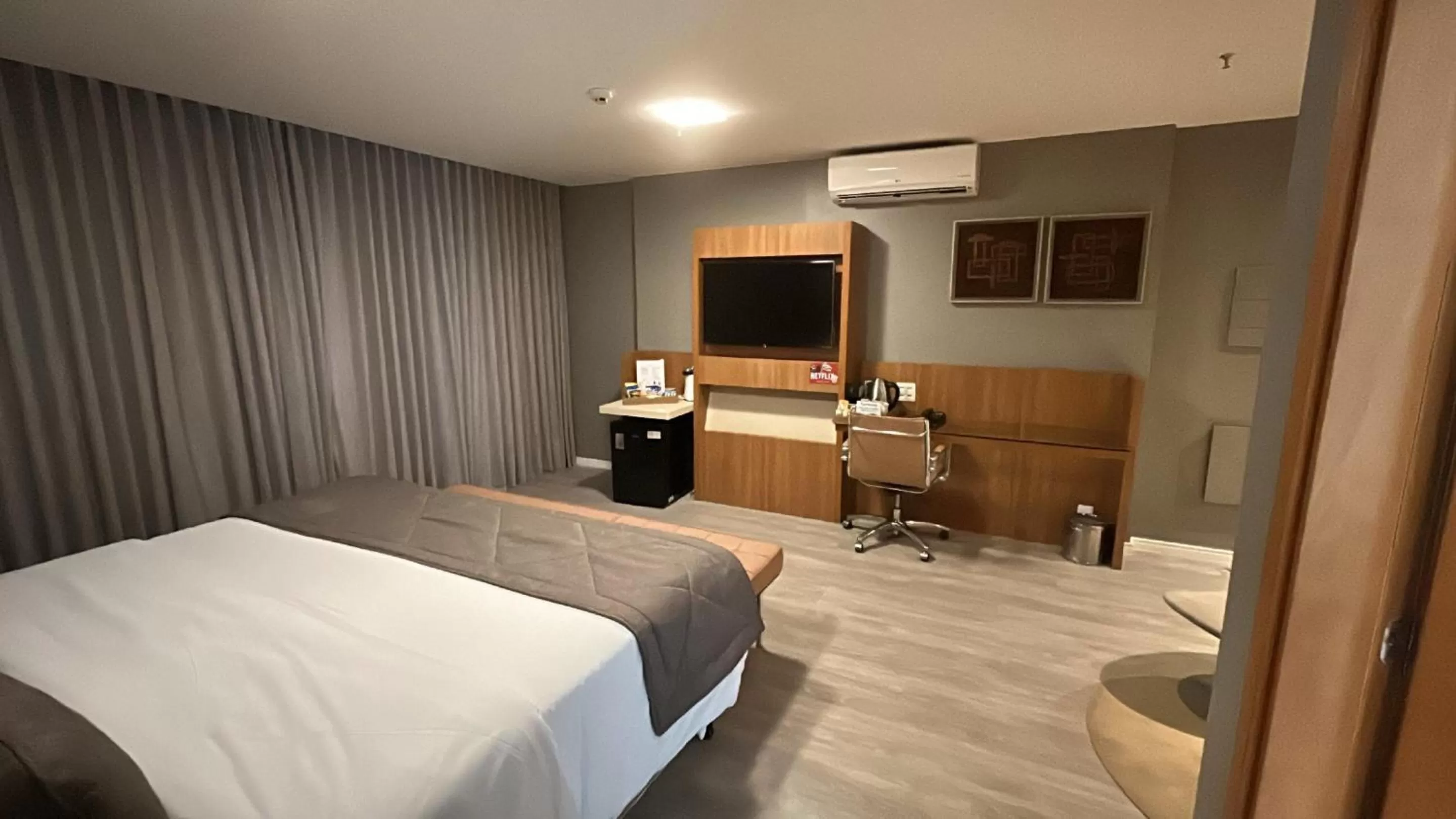 TV and multimedia, Bed in Jade Hotel Brasília