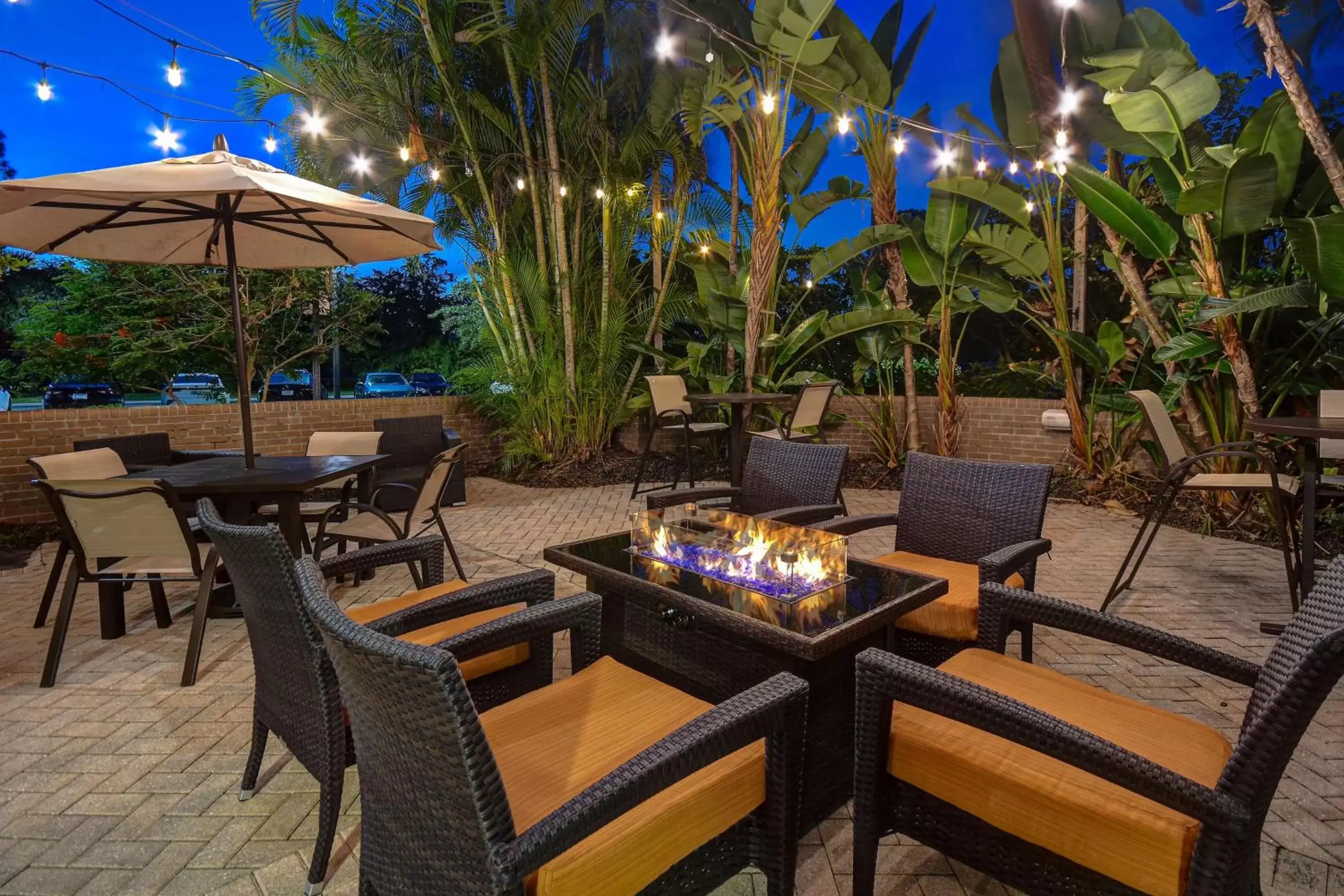 Property building, Restaurant/Places to Eat in Hilton Garden Inn Fort Myers