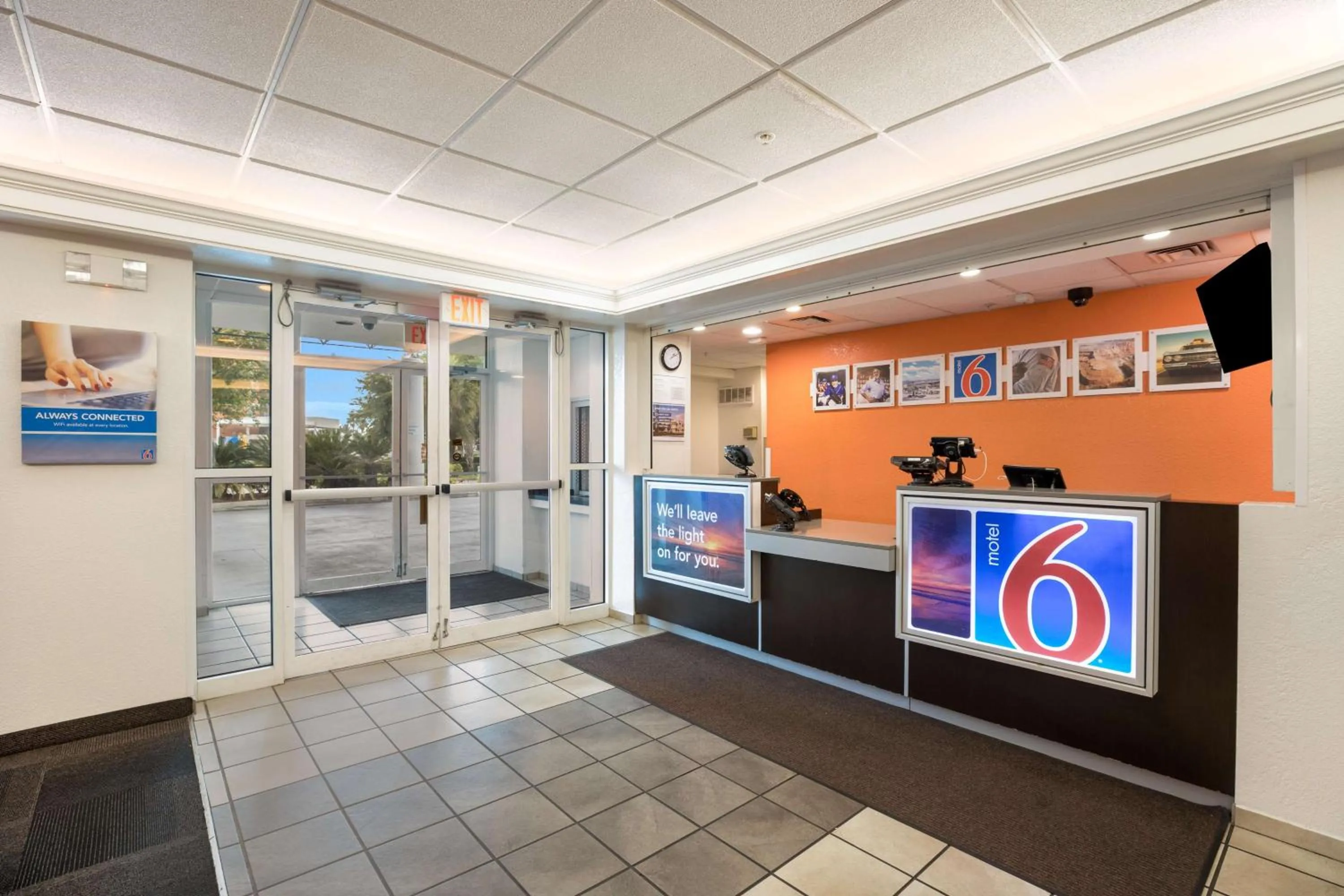 Lobby or reception in Motel 6-Orlando, FL - International Dr