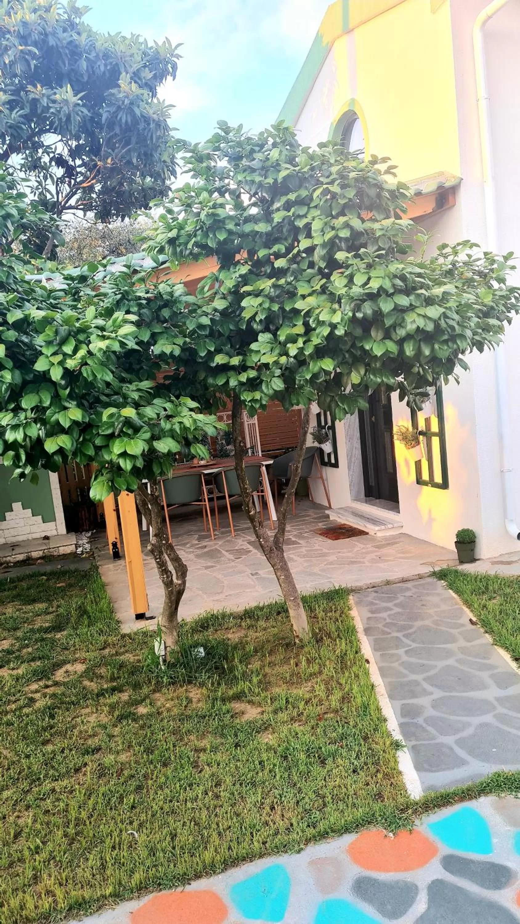 Lamprini's Deluxe Studios