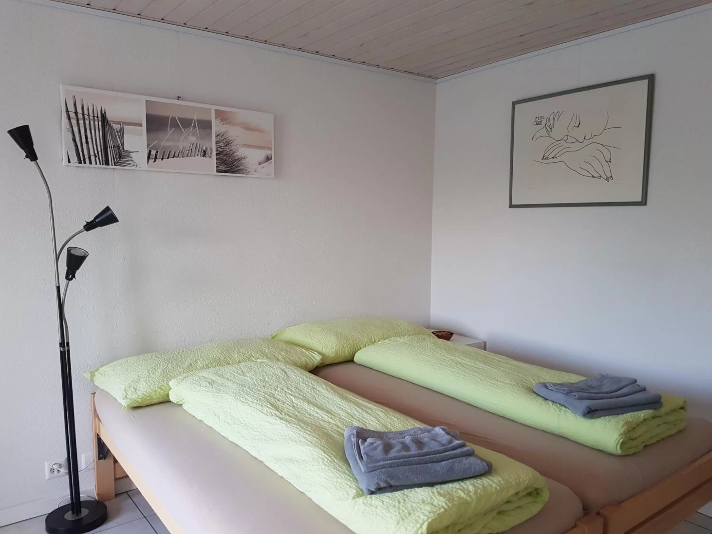 Bed in BNB Tuileries