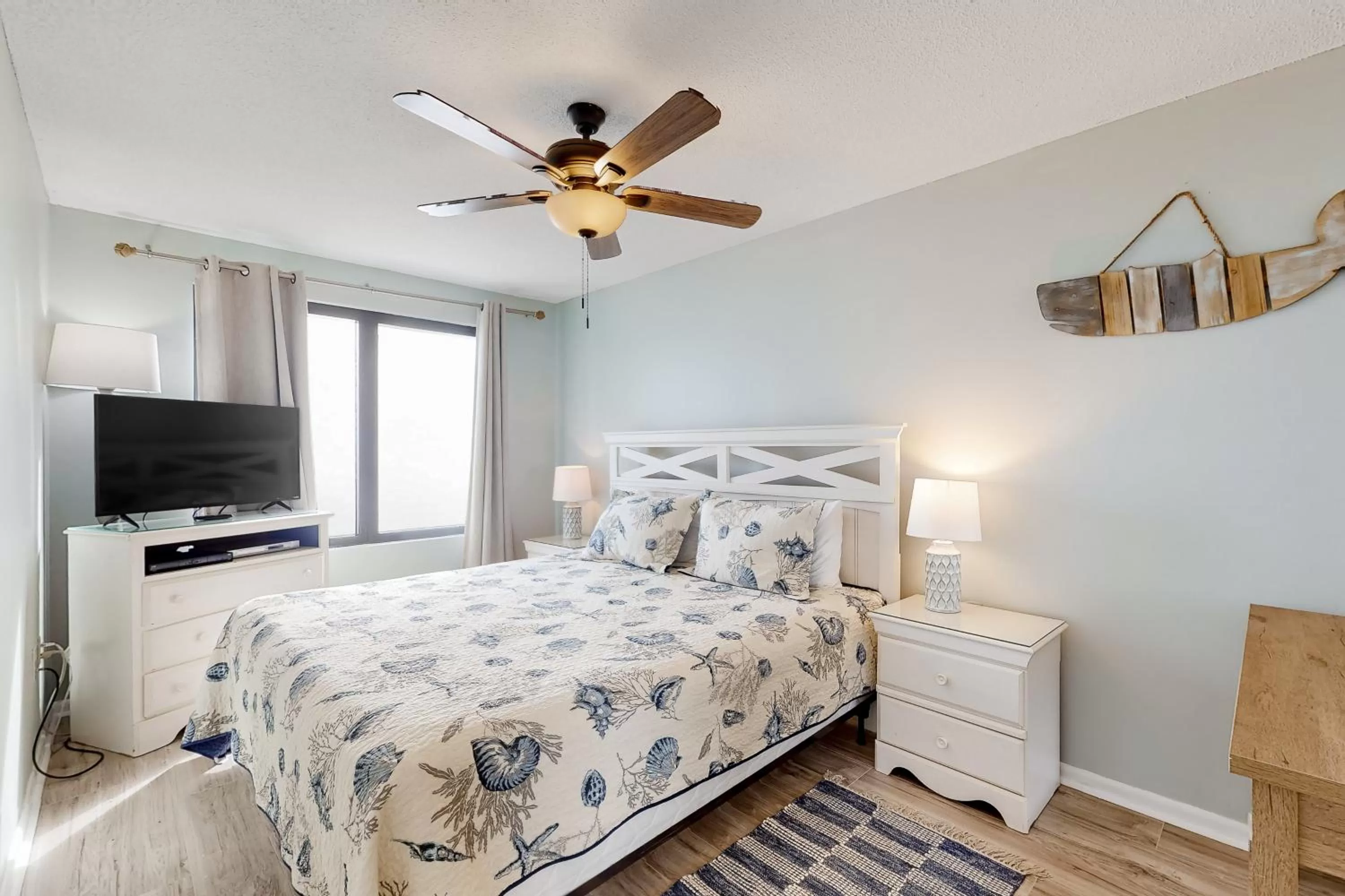 Bed in Island Winds West #578