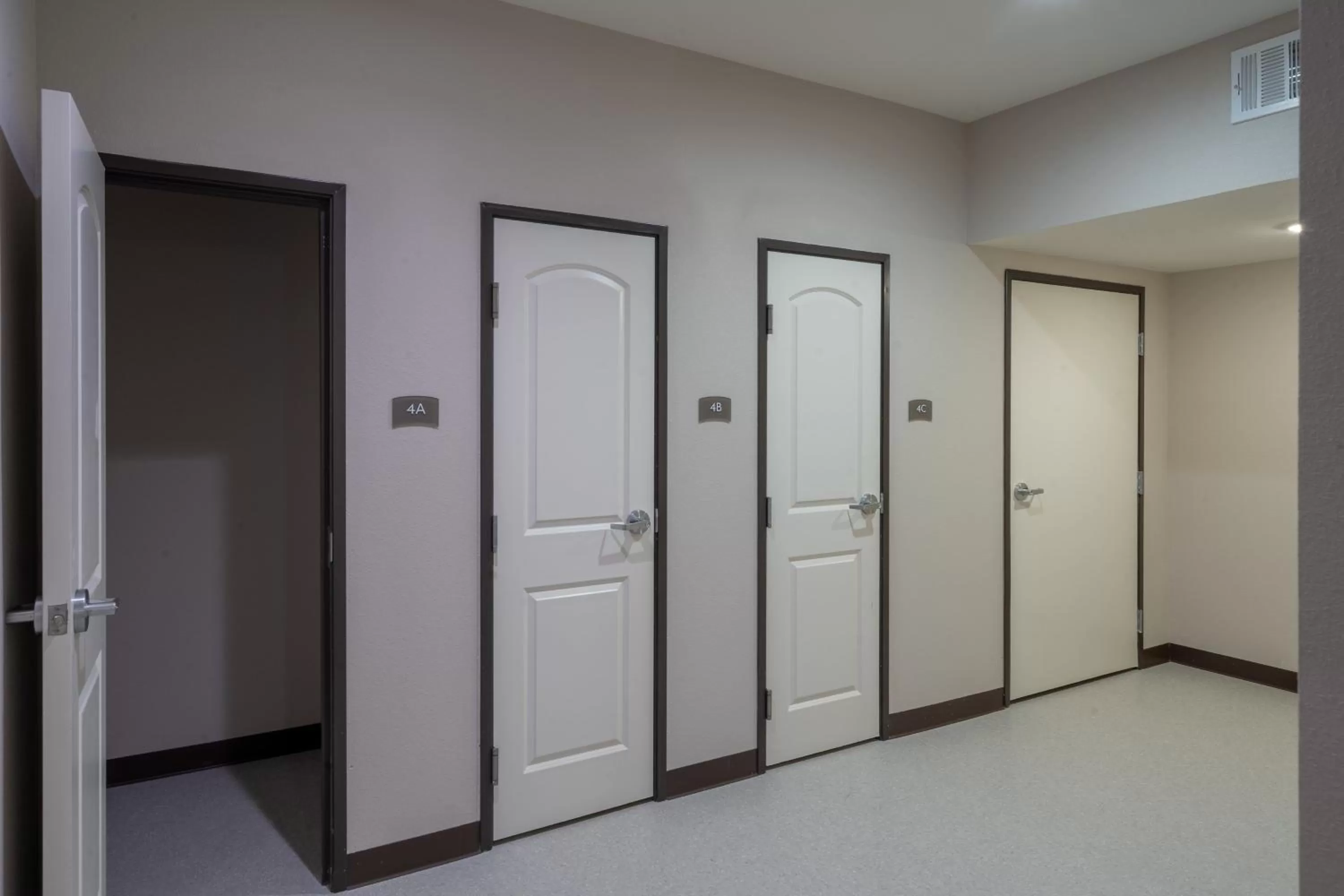 Decorative detail in Staybridge Suites Houston East - Baytown by IHG