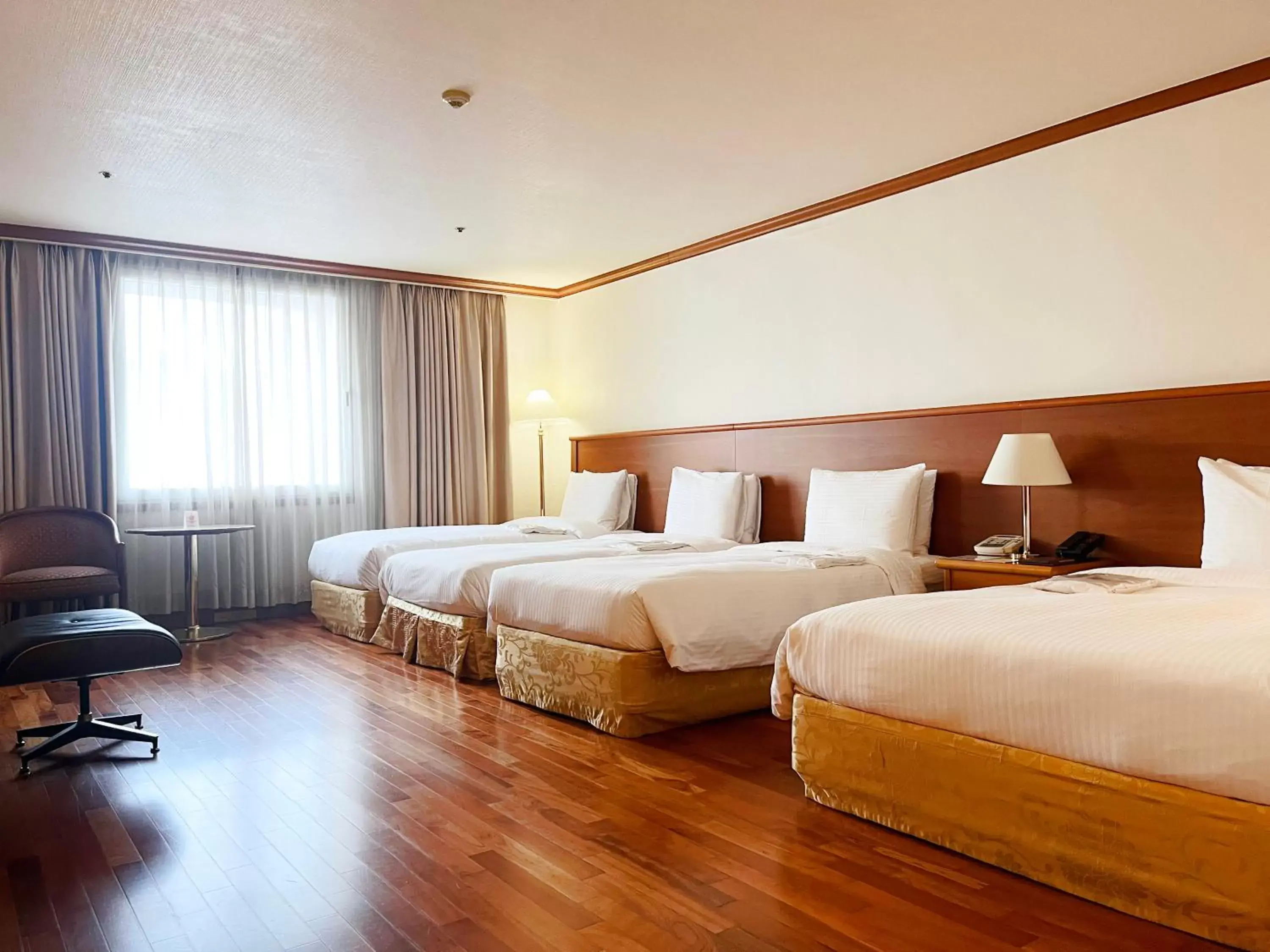 Bed in Sejong Hotel Seoul Myeongdong