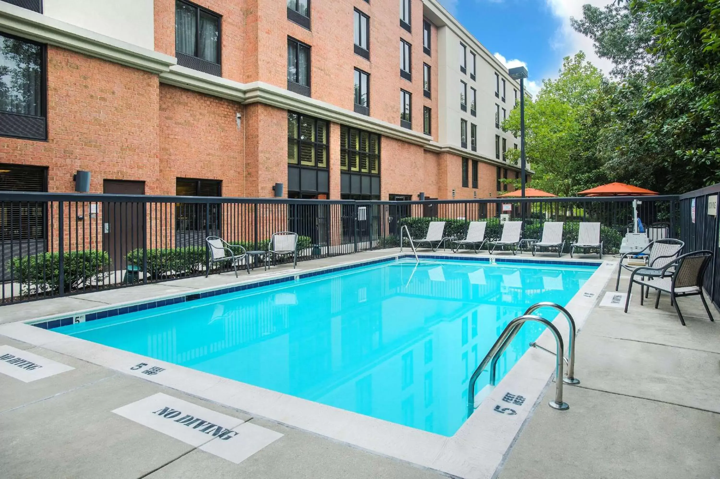 Pool view, Swimming Pool in Hampton Inn & Suites Annapolis