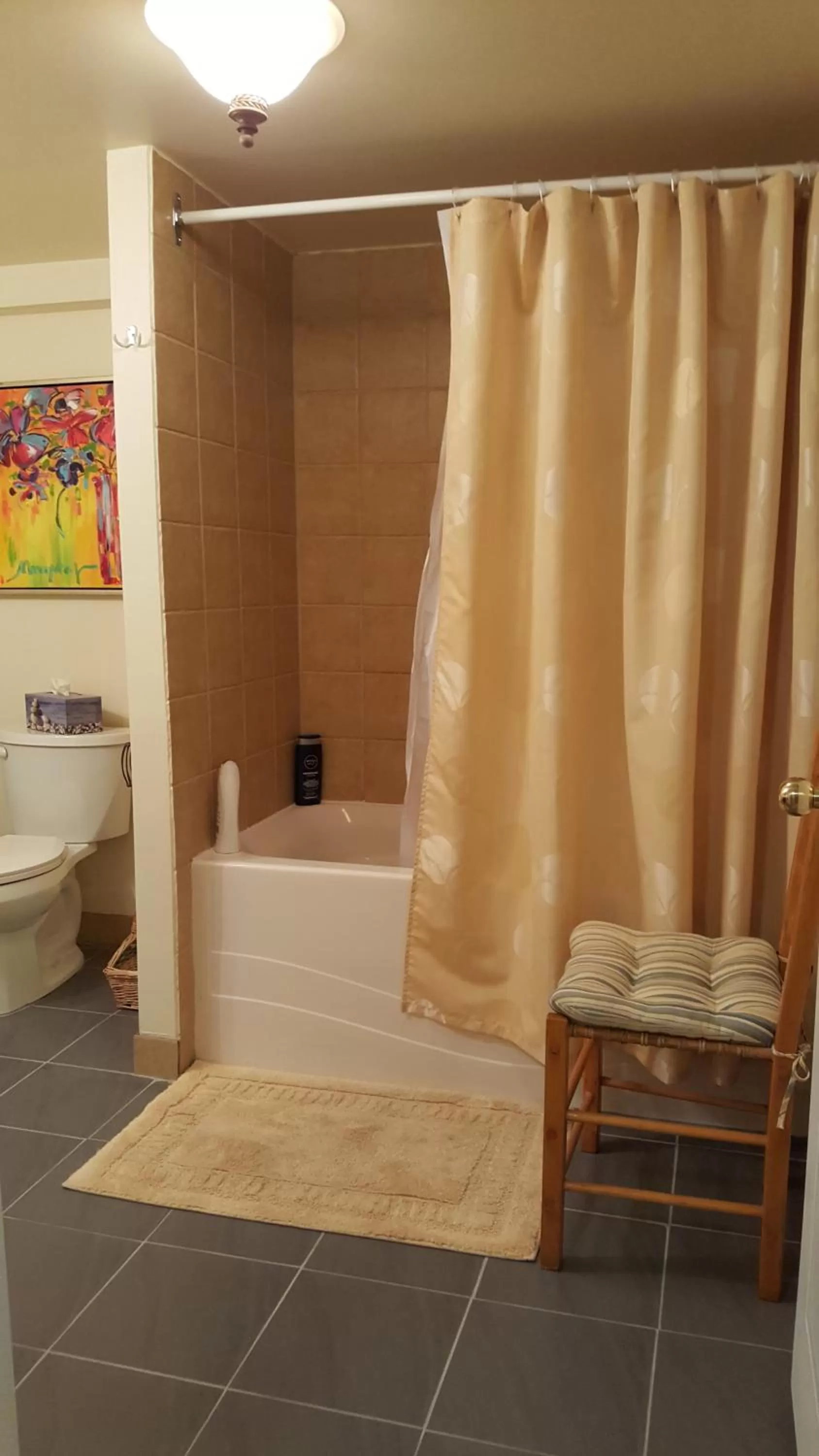 Bathroom in Atelier Galerie Anne Drouin Peinture & Pension