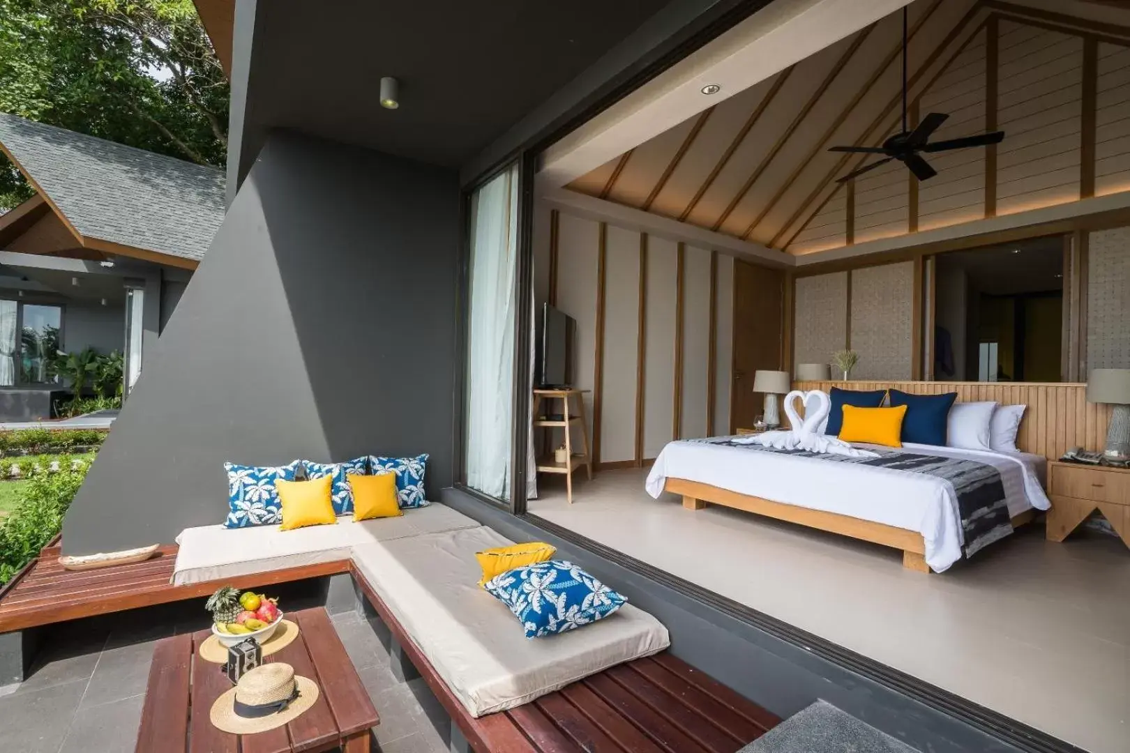 Balcony/Terrace, Bed in KC Grande Resort Koh Chang Balcony/Terrace, Bed in KC Grande Resort Koh Chang