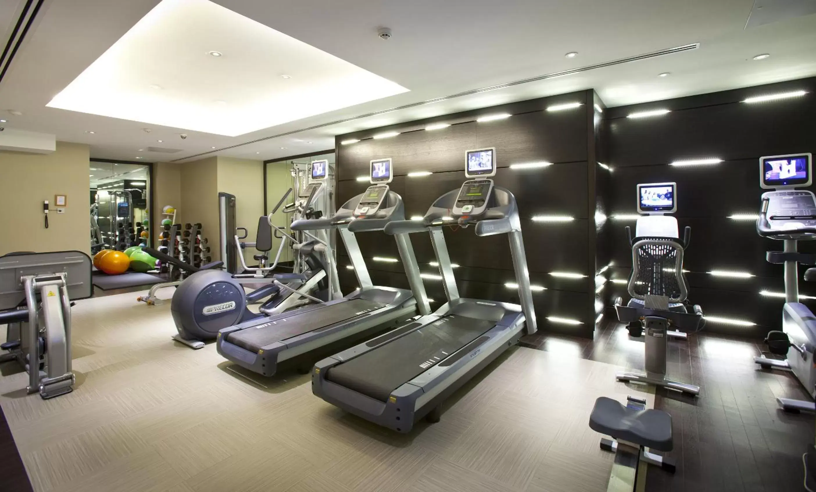Spa and wellness centre/facilities, Fitness Center/Facilities in The Clermont London, Victoria