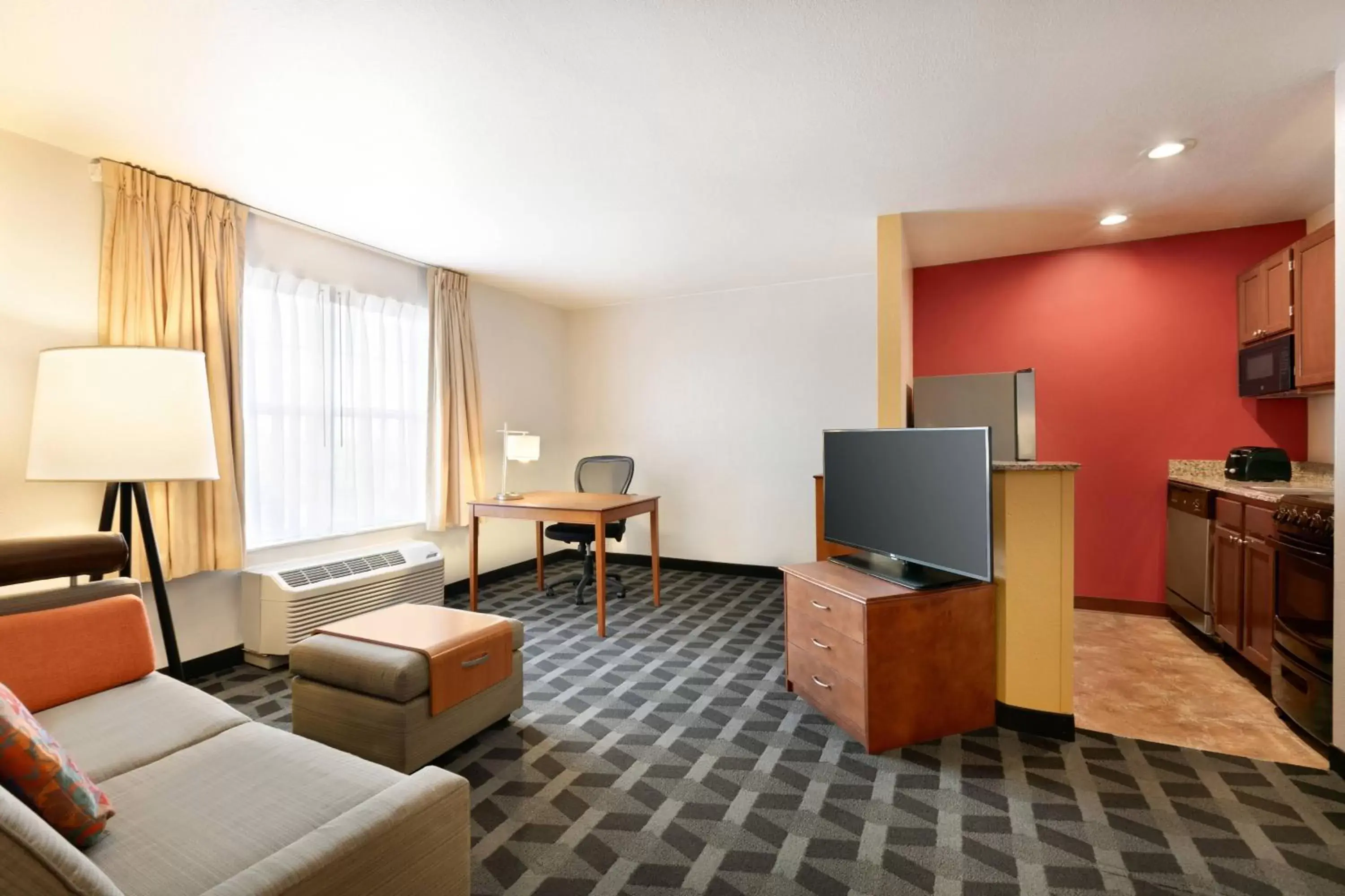 Living room, TV/Entertainment Center in TownePlace Suites Gaithersburg