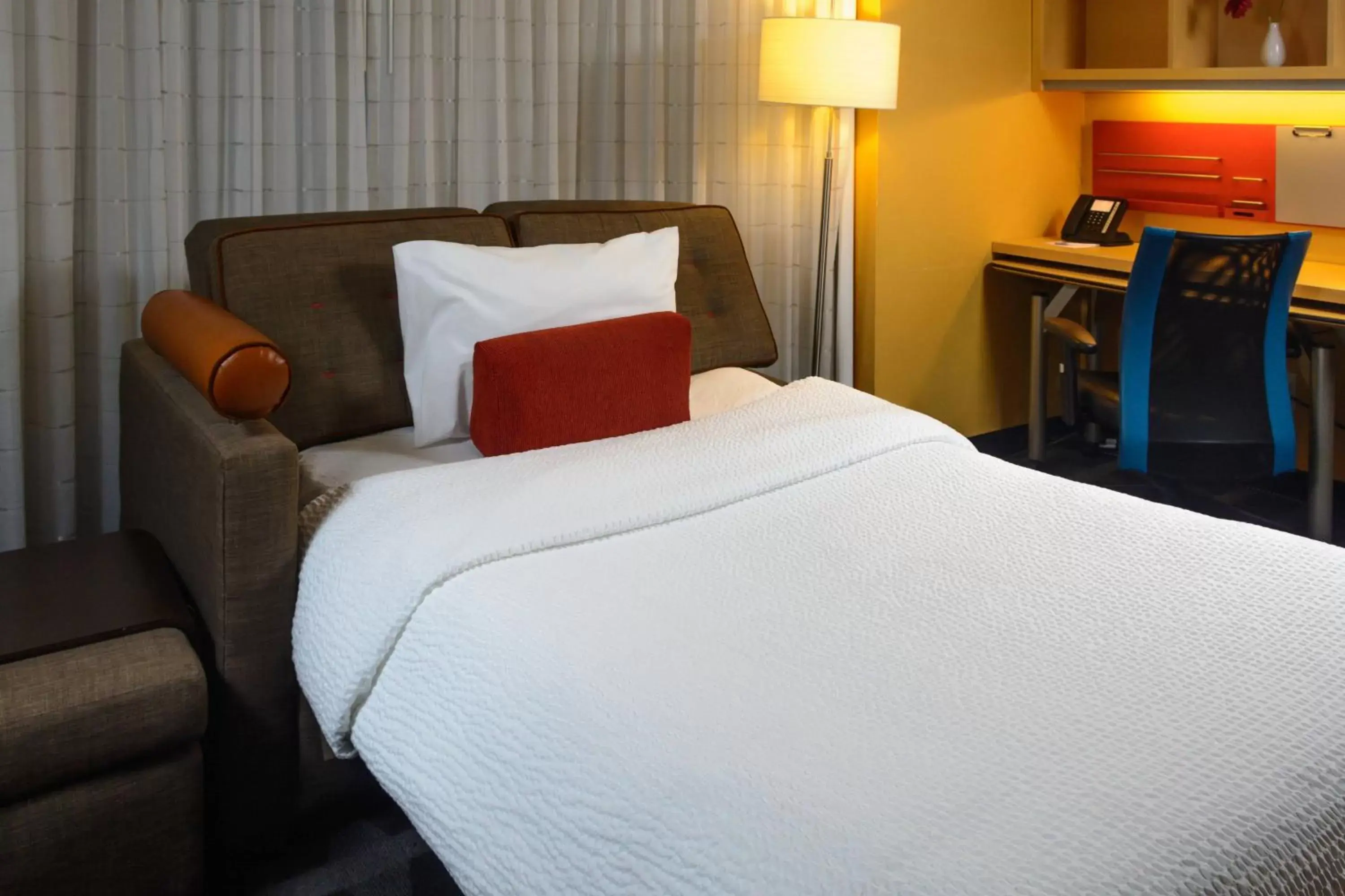 Bedroom, Bed in TownePlace Suites by Marriott Toronto Northeast/Markham