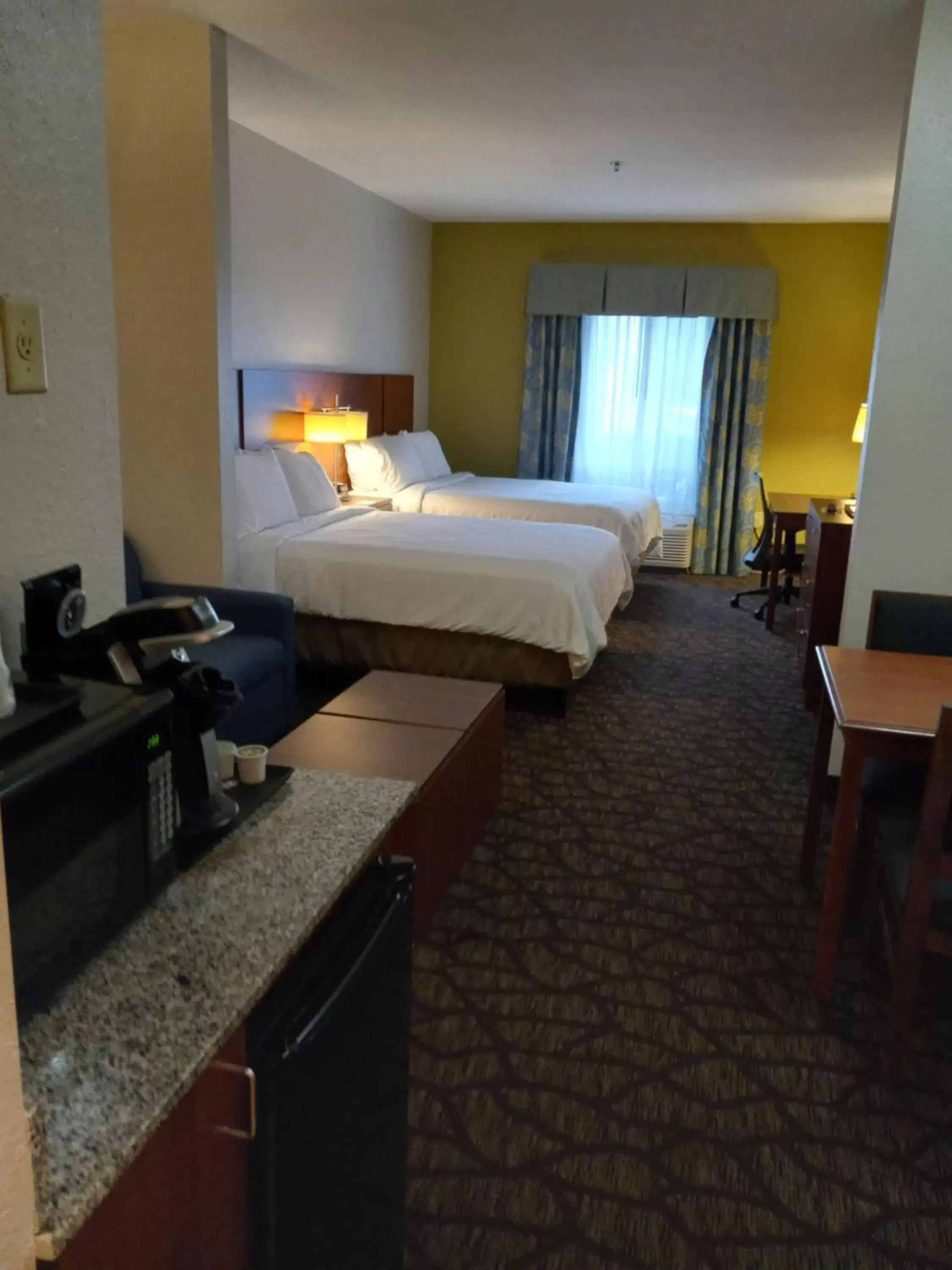 Photo of the whole room, Bed in Holiday Inn Express & Suites Jacksonville South - I-295, an IHG Hotel