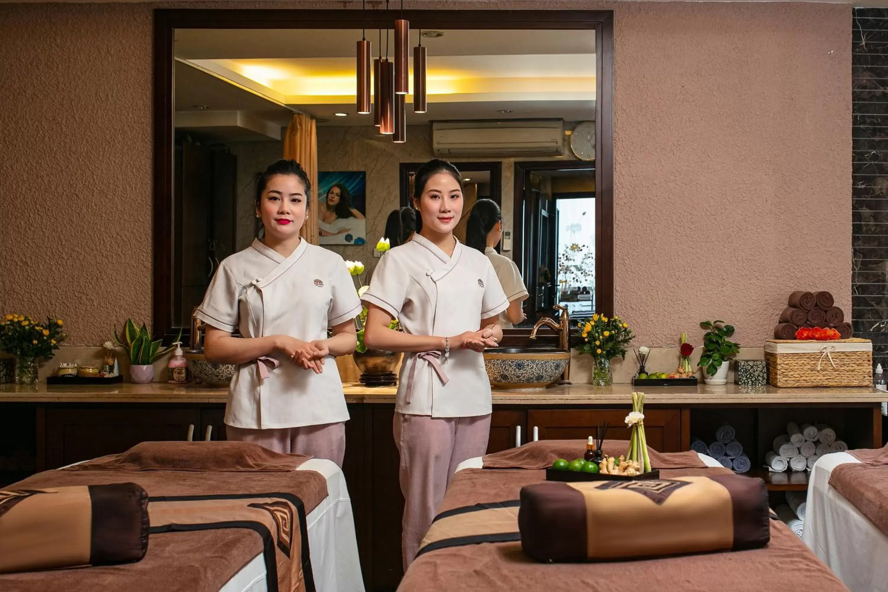 Massage, Staff in Hong Ngoc Cochinchine Boutique Hotel & Spa