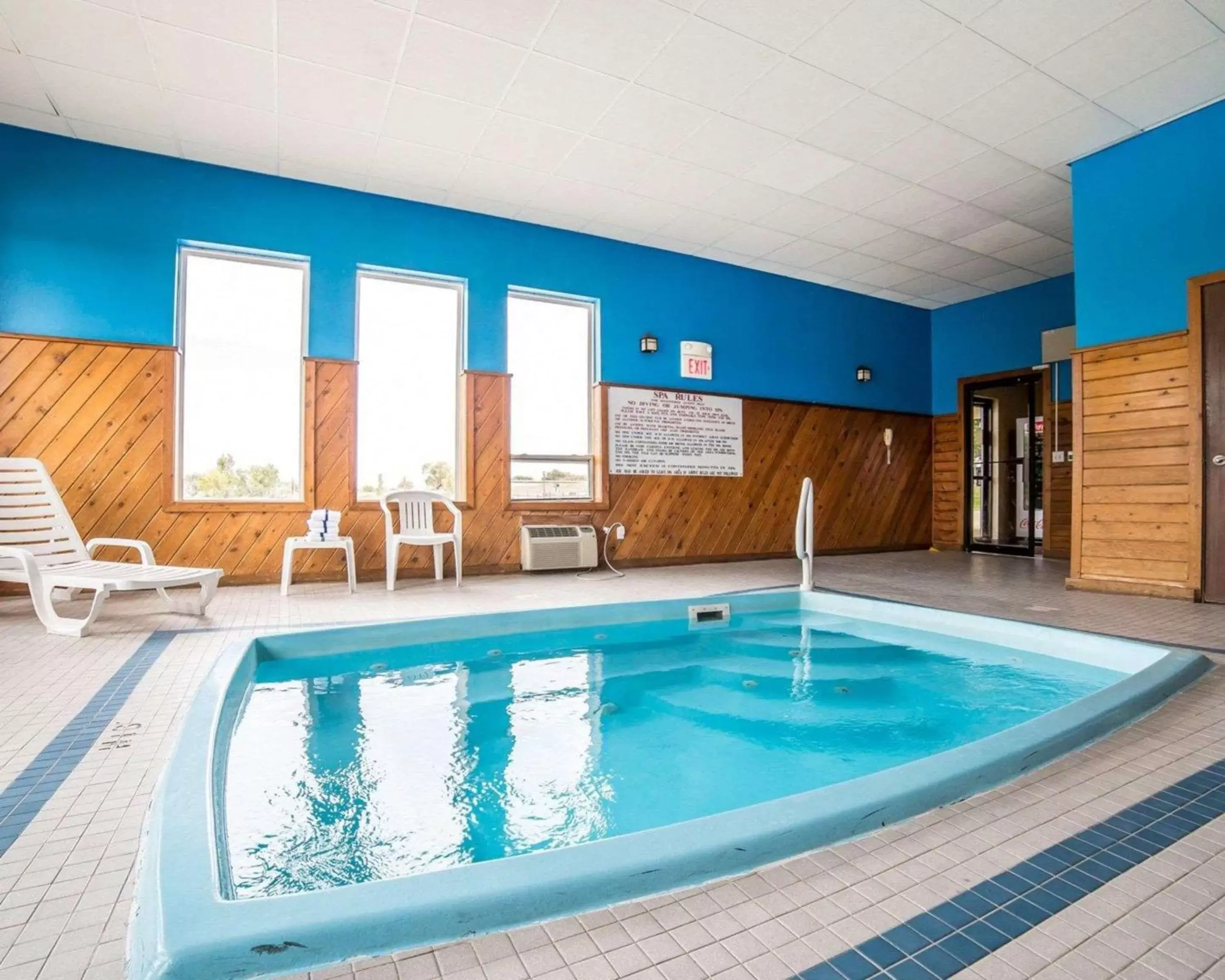 On site, Swimming Pool in Quality Inn Sheridan