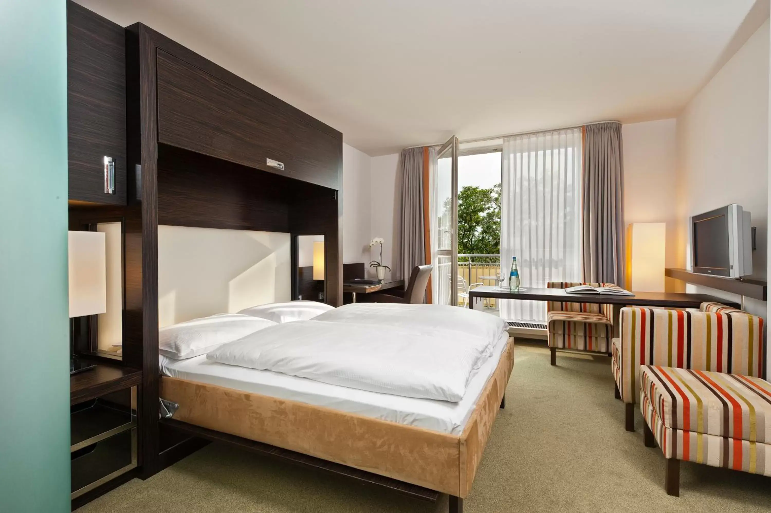 Photo of the whole room, Bed in Radisson Blu Park Hotel & Conference Centre Photo of the whole room, Bed in Radisson Blu Park Hotel & Conference Centre