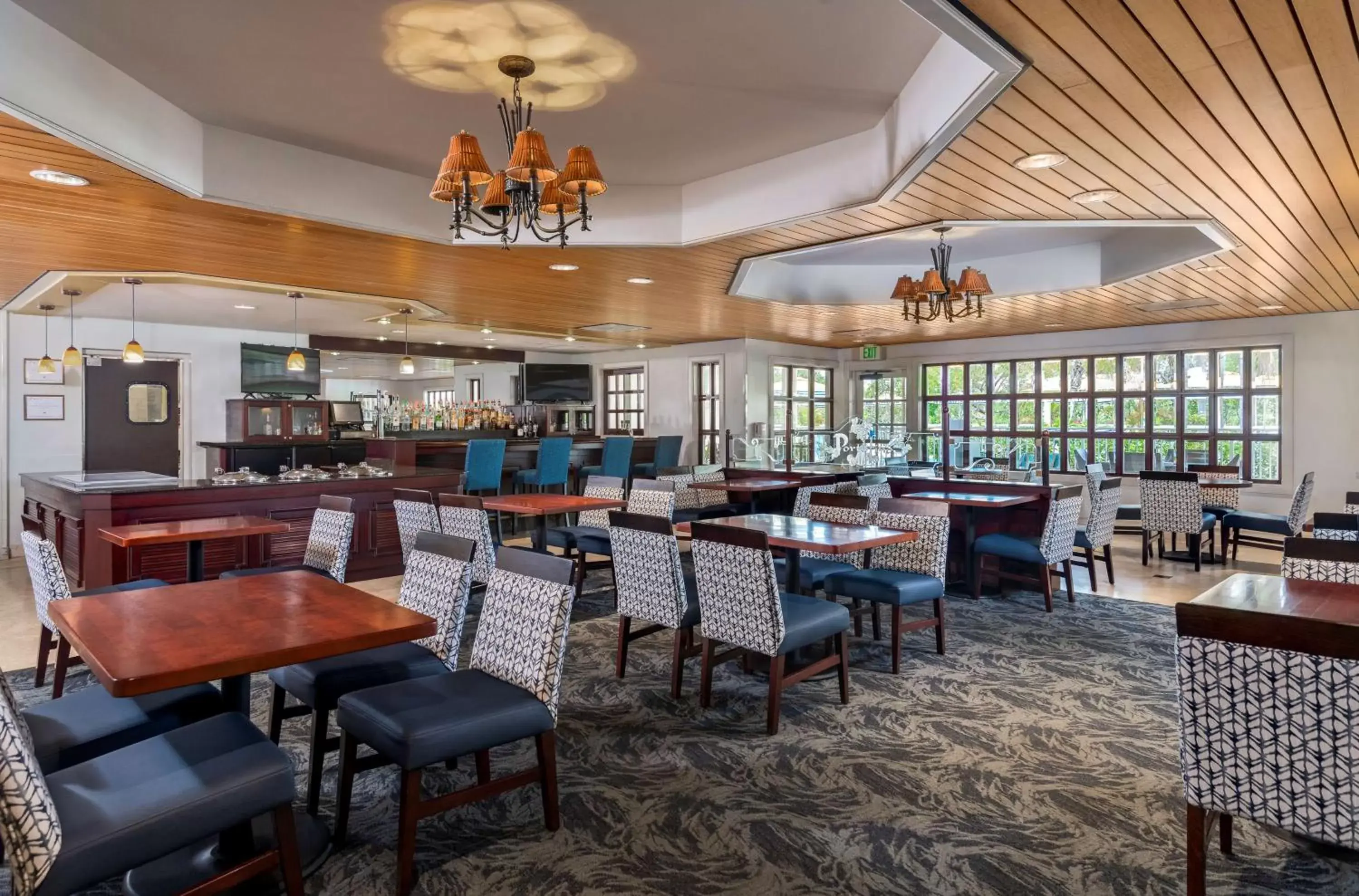 Restaurant/Places to Eat in DoubleTree Suites by Hilton Naples