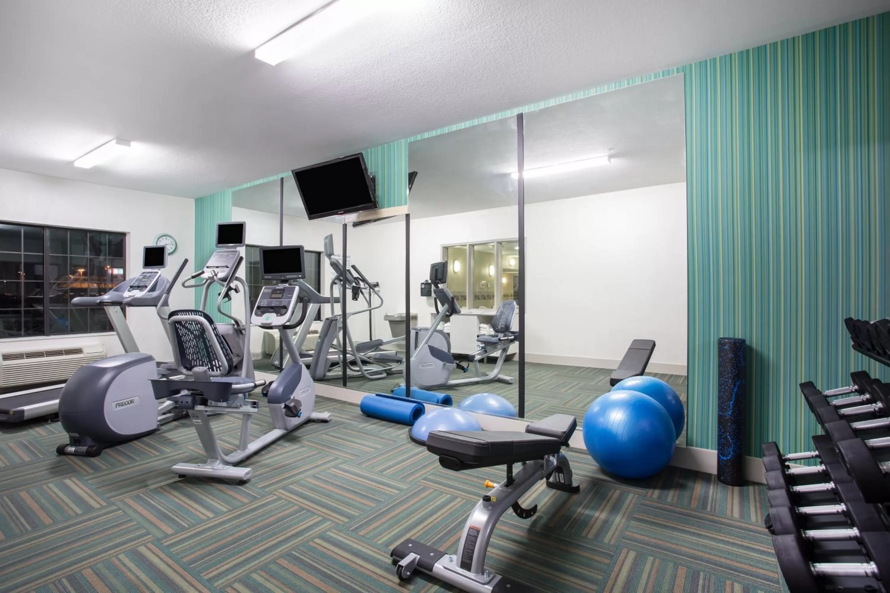 Fitness centre/facilities in Holiday Inn Express Hotel & Suites Fort Collins by IHG