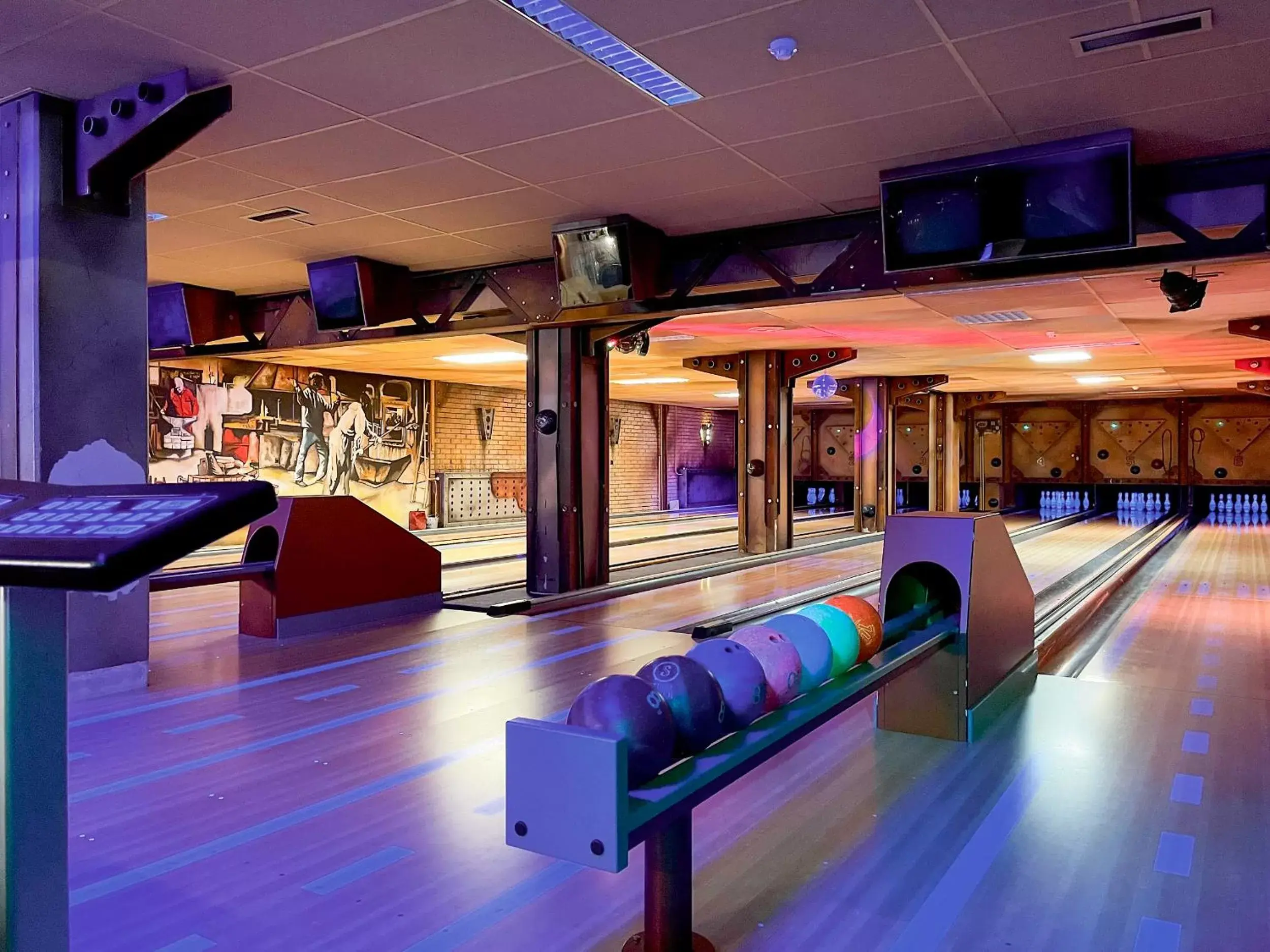 Bowling, Fitness Center/Facilities in Hotel De Oringer Marke & Stee by Flow