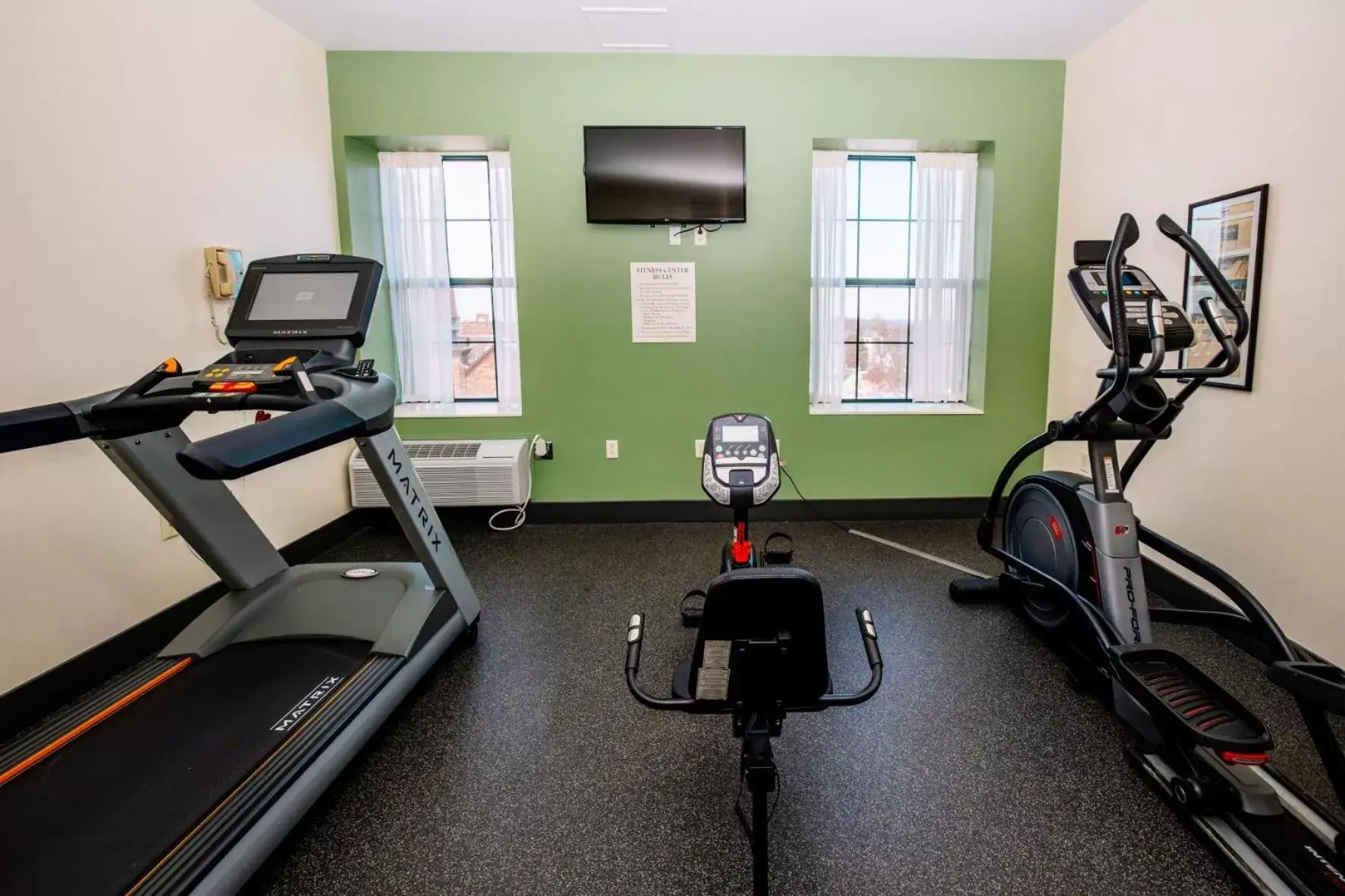 Fitness centre/facilities, Fitness Center/Facilities in Landmark Inn