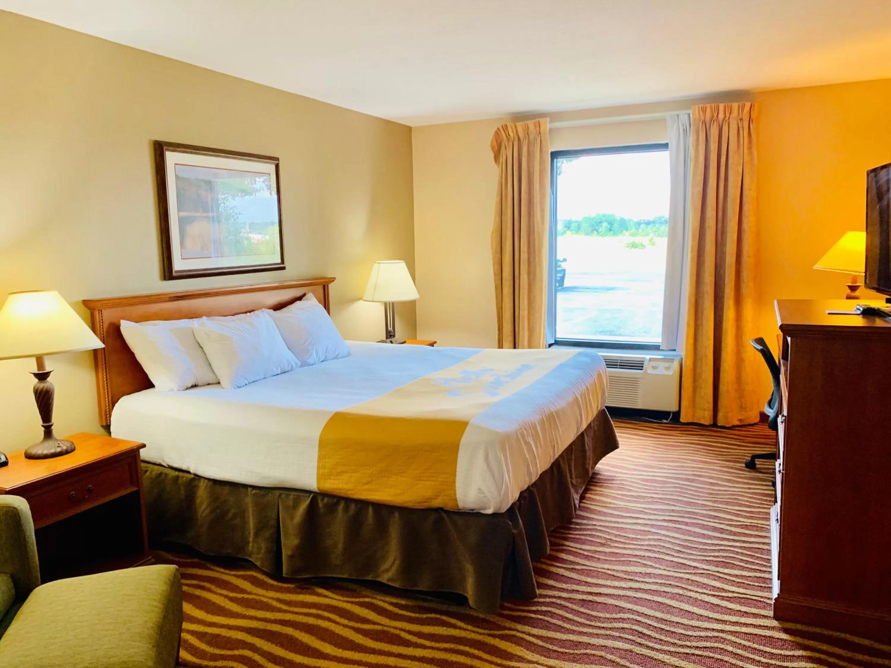 Bed in Days Inn & Suites by Wyndham Cuba