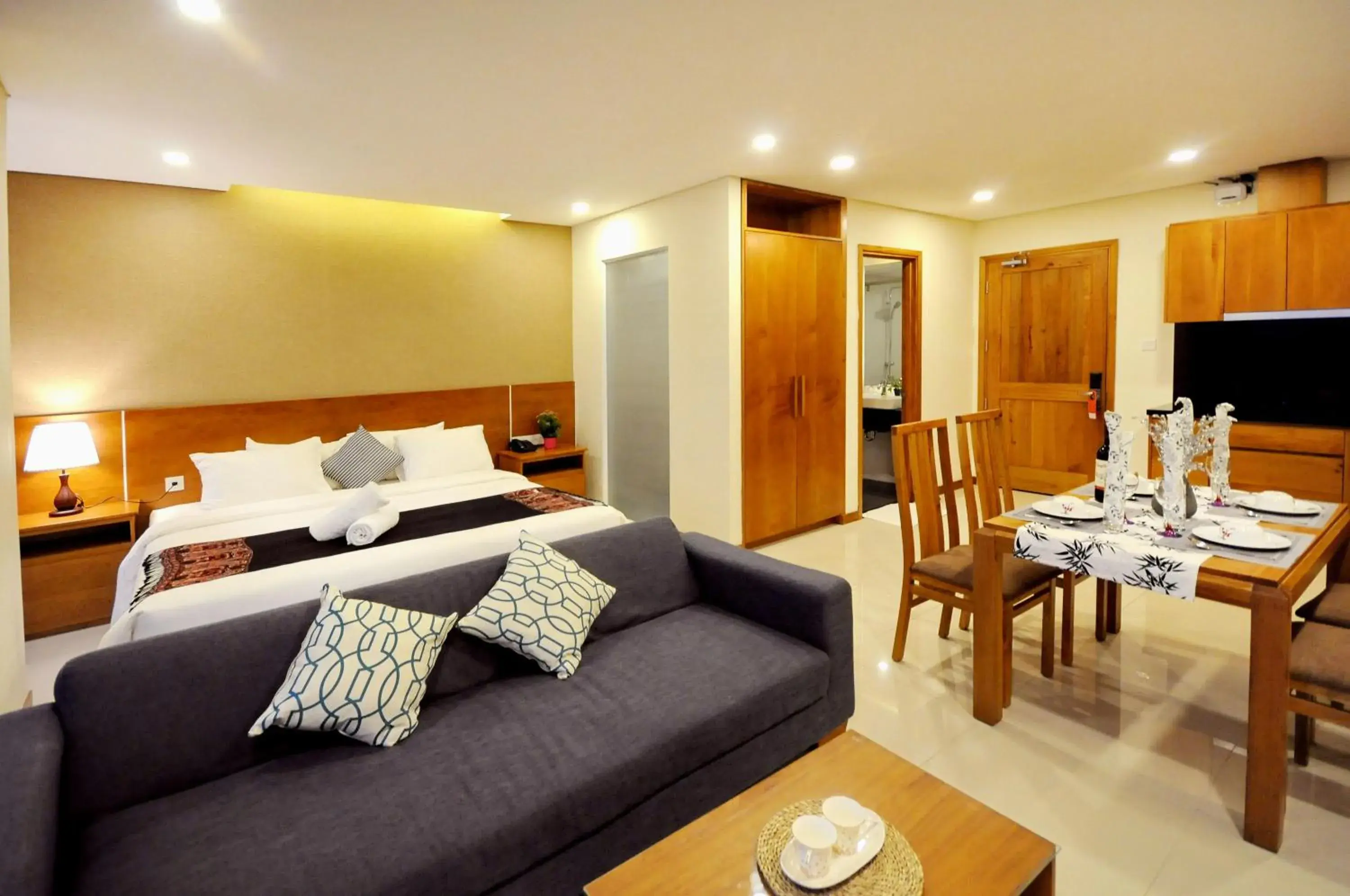 Holi Beach Hotel & Apartments