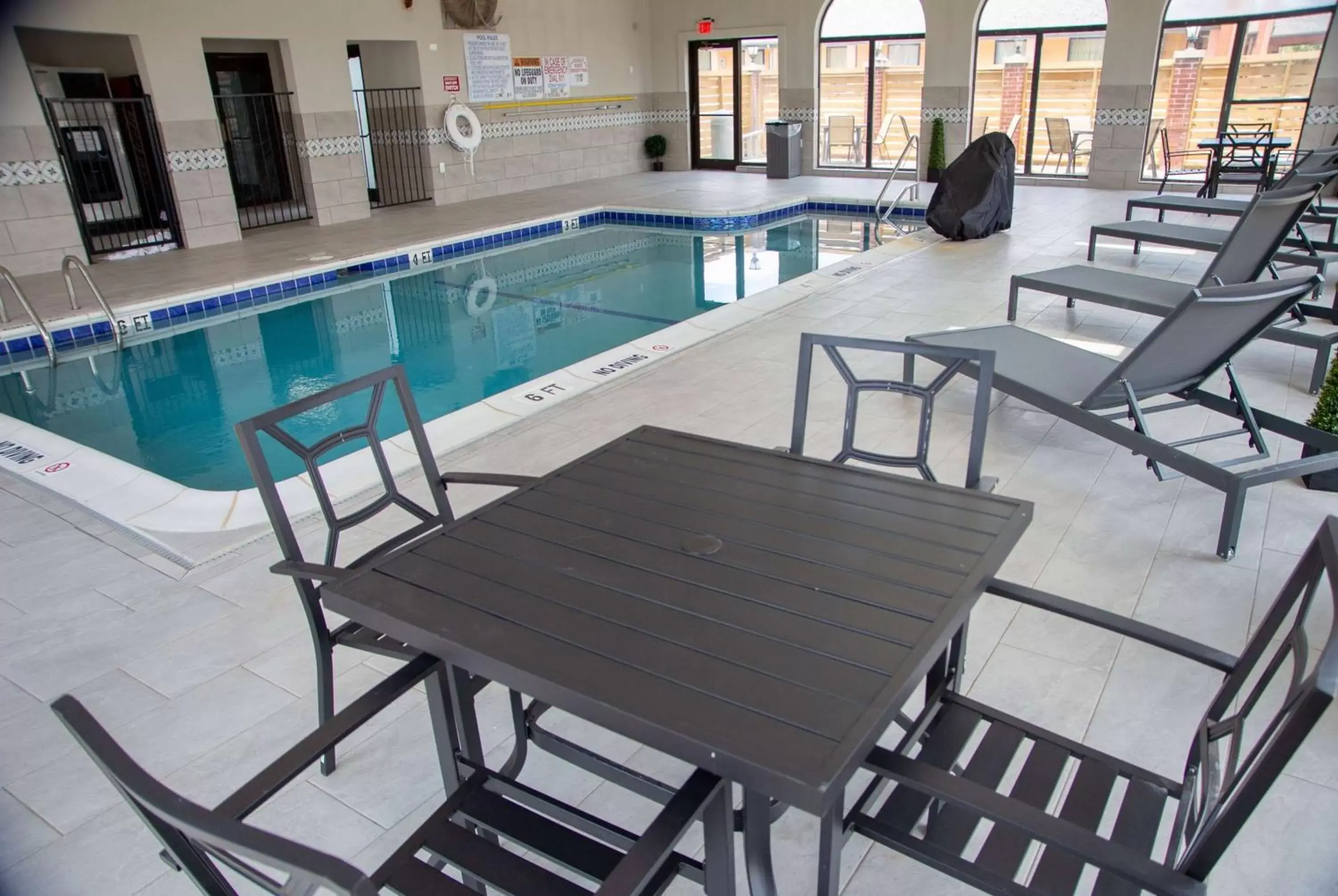 Pool view, Swimming Pool in Days Inn by Wyndham Amarillo - Medical Center