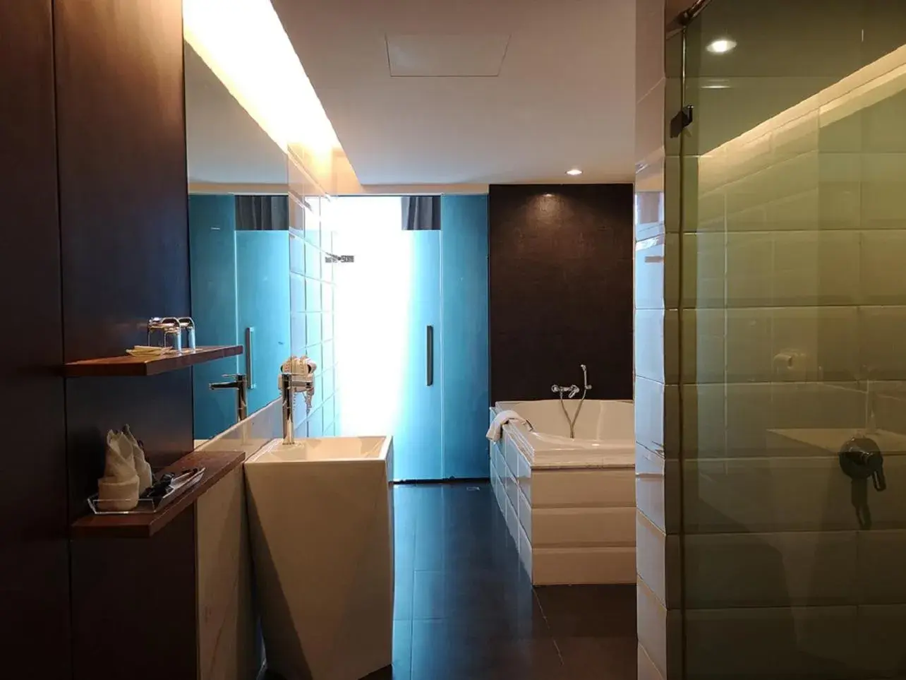 Bathroom, Kitchen/Kitchenette in Way Hotel Pattaya