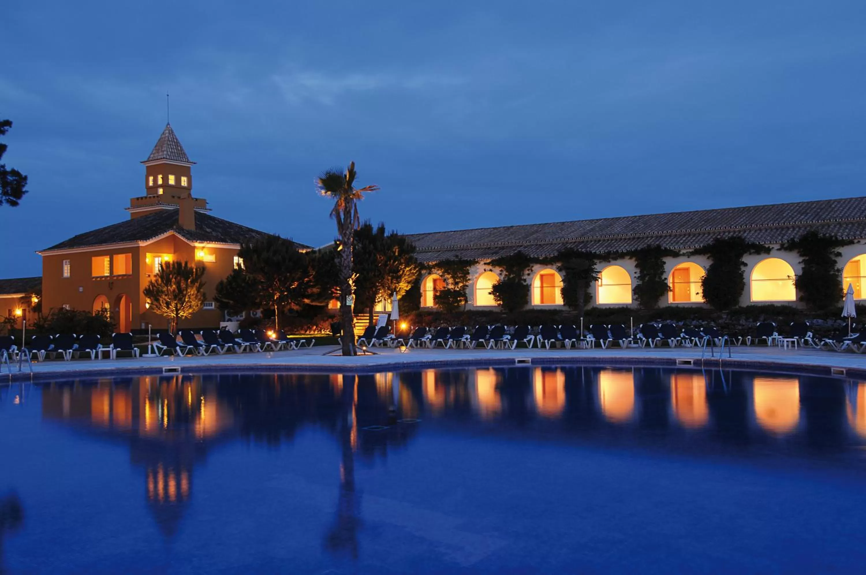 Swimming pool in Vila Gale Albacora