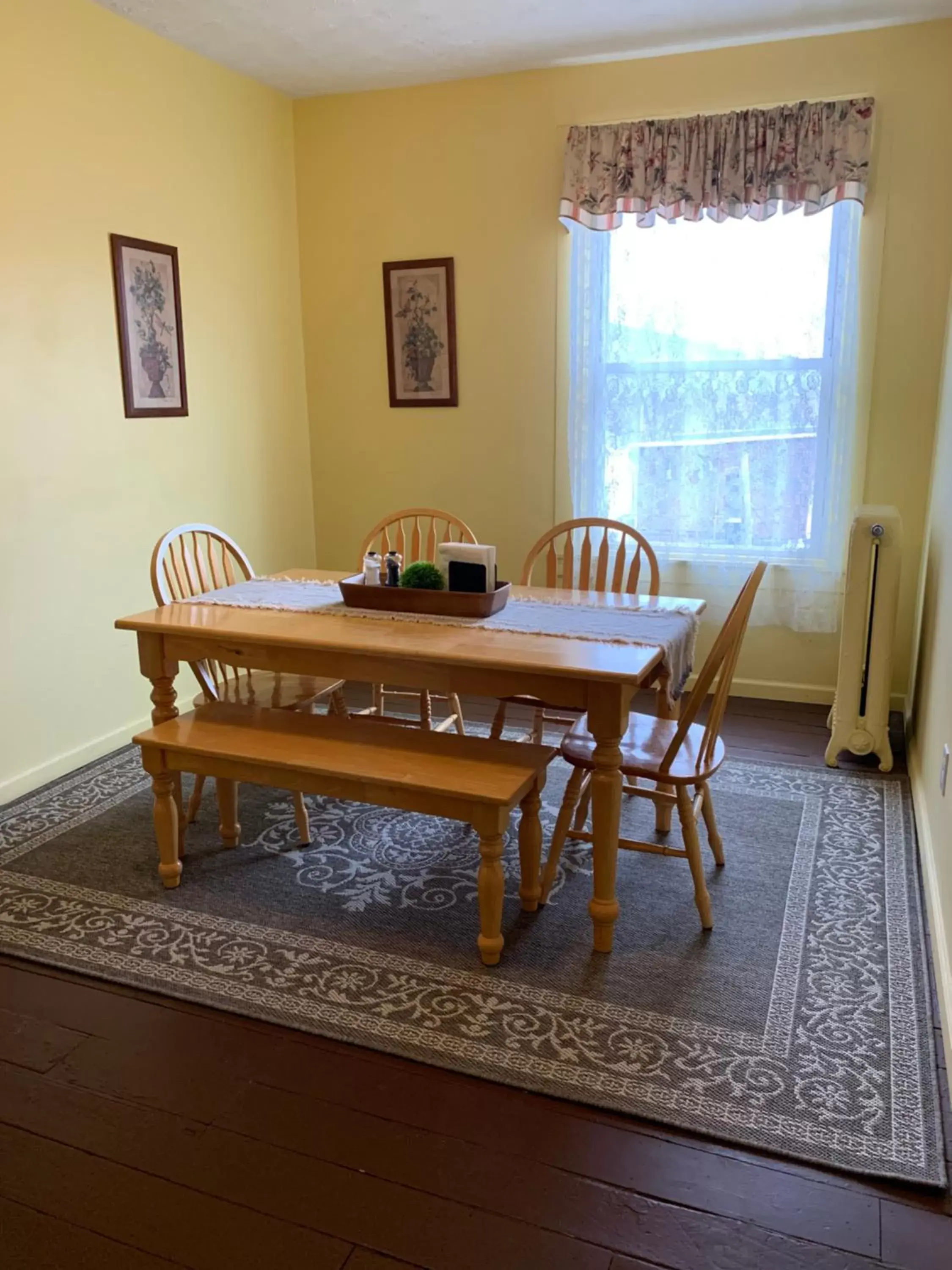 kitchen, Dining Area in Naples Hotel