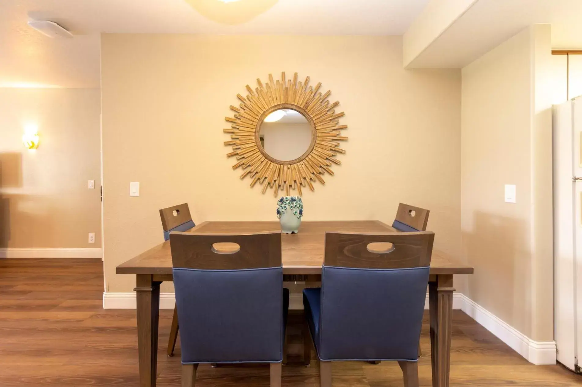 Dining Area in Capistrano SurfSide Inn