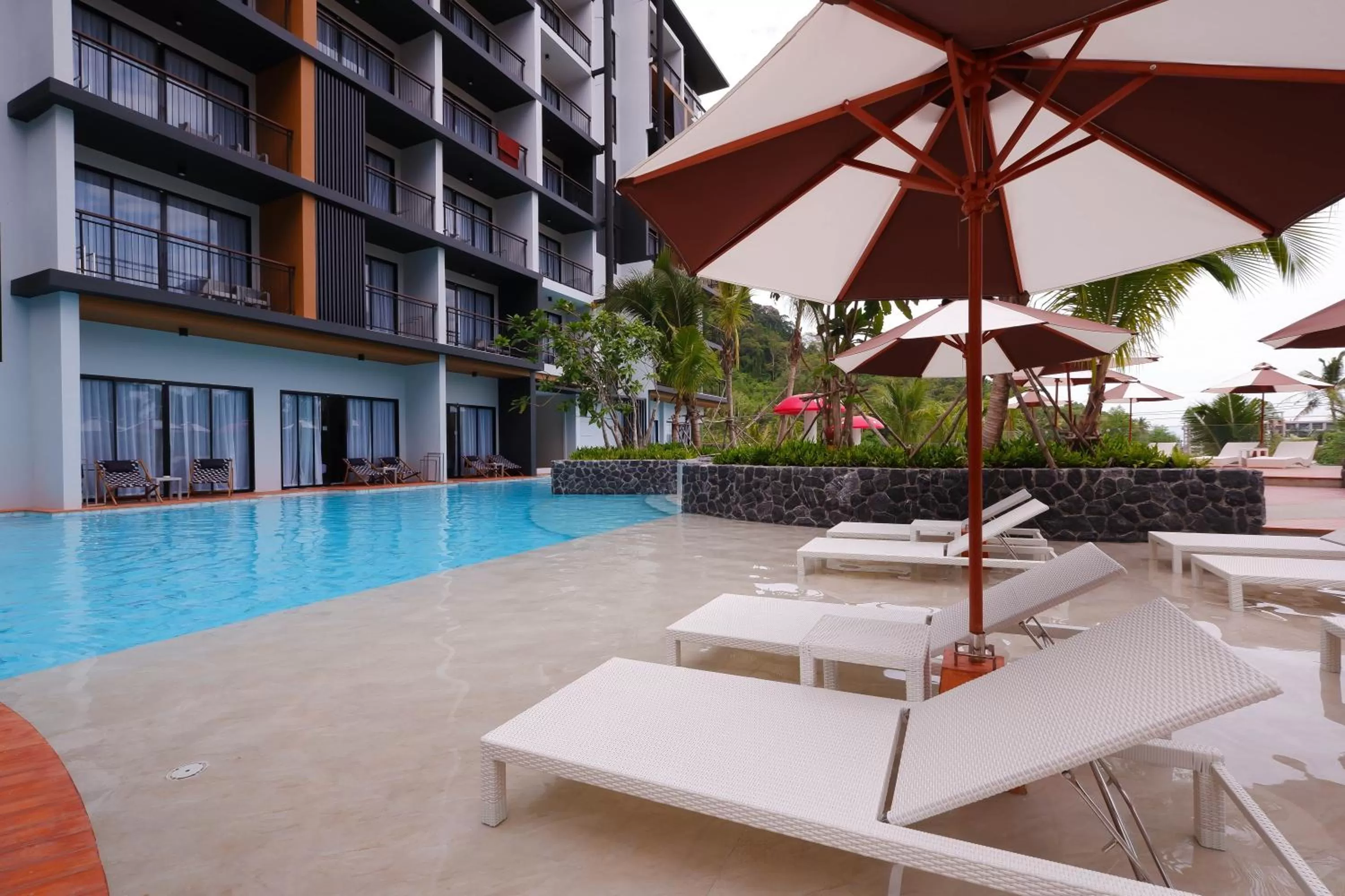 Swimming pool in Sea Seeker Krabi Resort