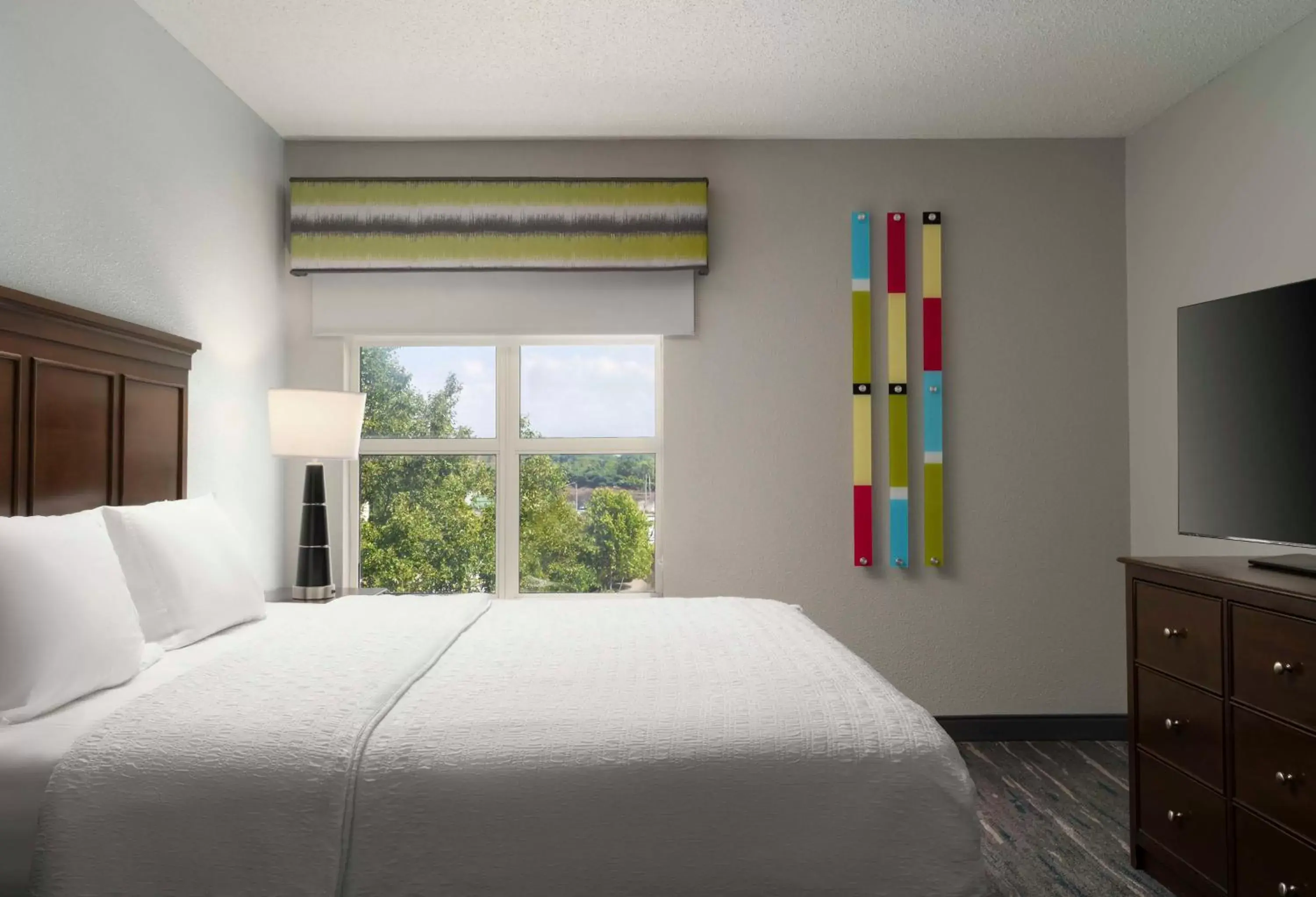 Bed in Hampton Inn & Suites Newport News-Airport - Oyster Point Area Bed in Hampton Inn & Suites Newport News-Airport - Oyster Point Area