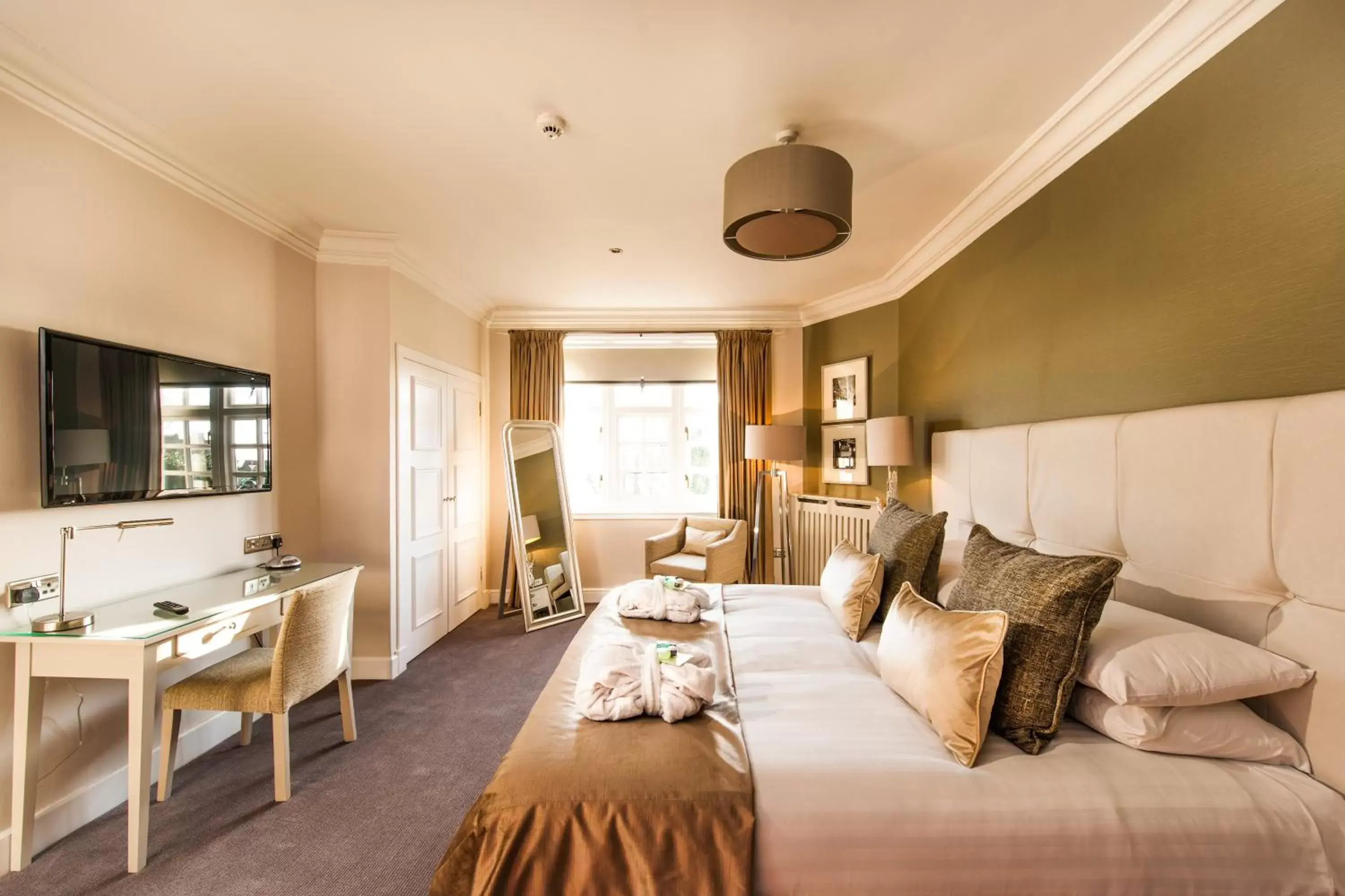 Bedroom, Seating Area in Piersland House