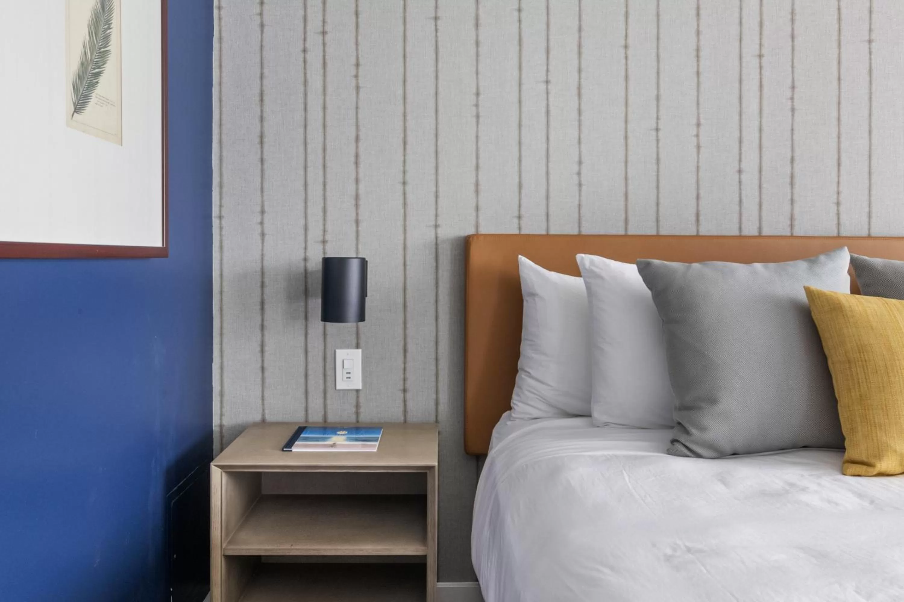 Bed in Sea Harbor Hotel - San Diego