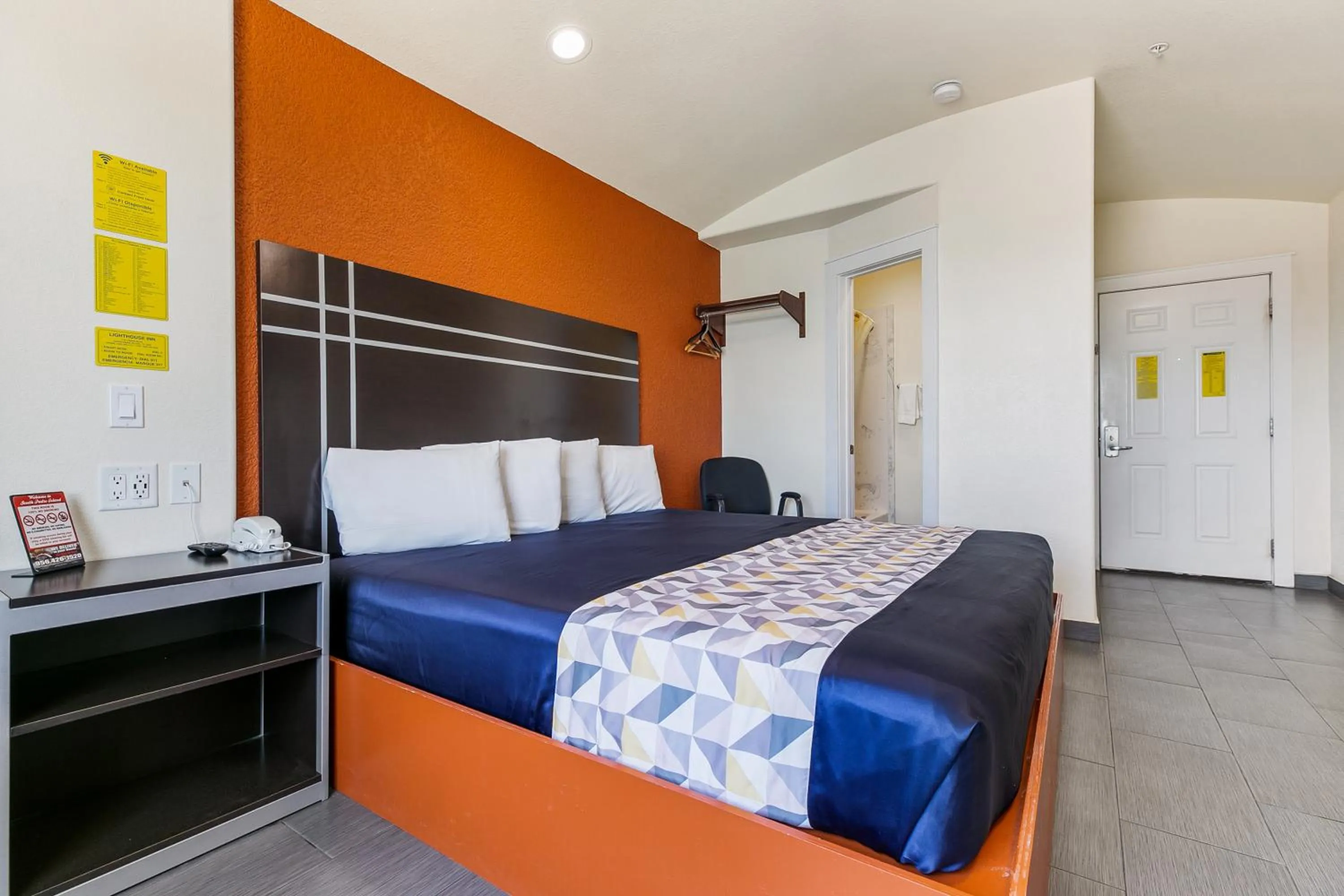 Bed in Lighthouse Inn