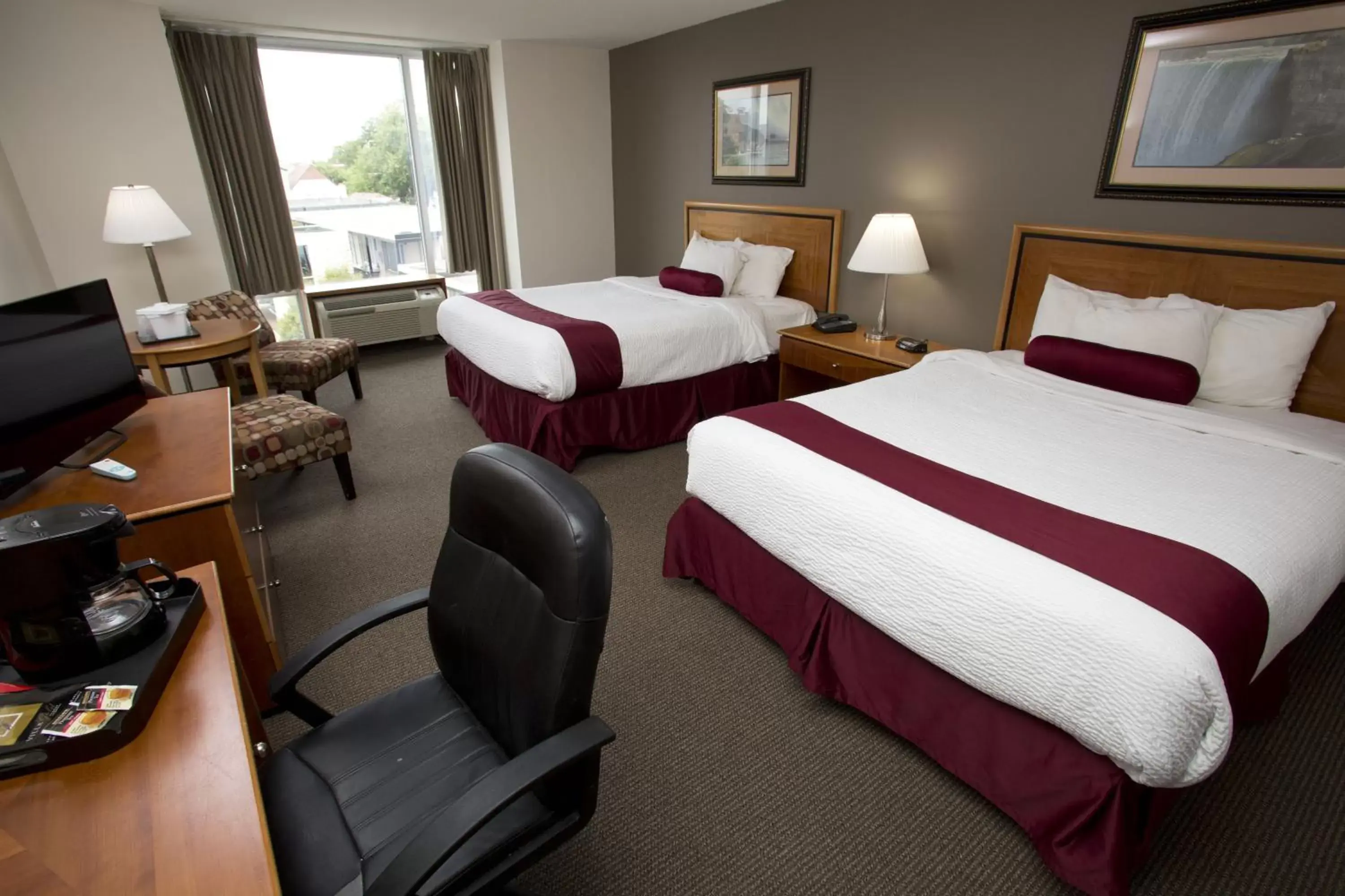 Photo of the whole room, Bed in The Falls Hotel & Inn