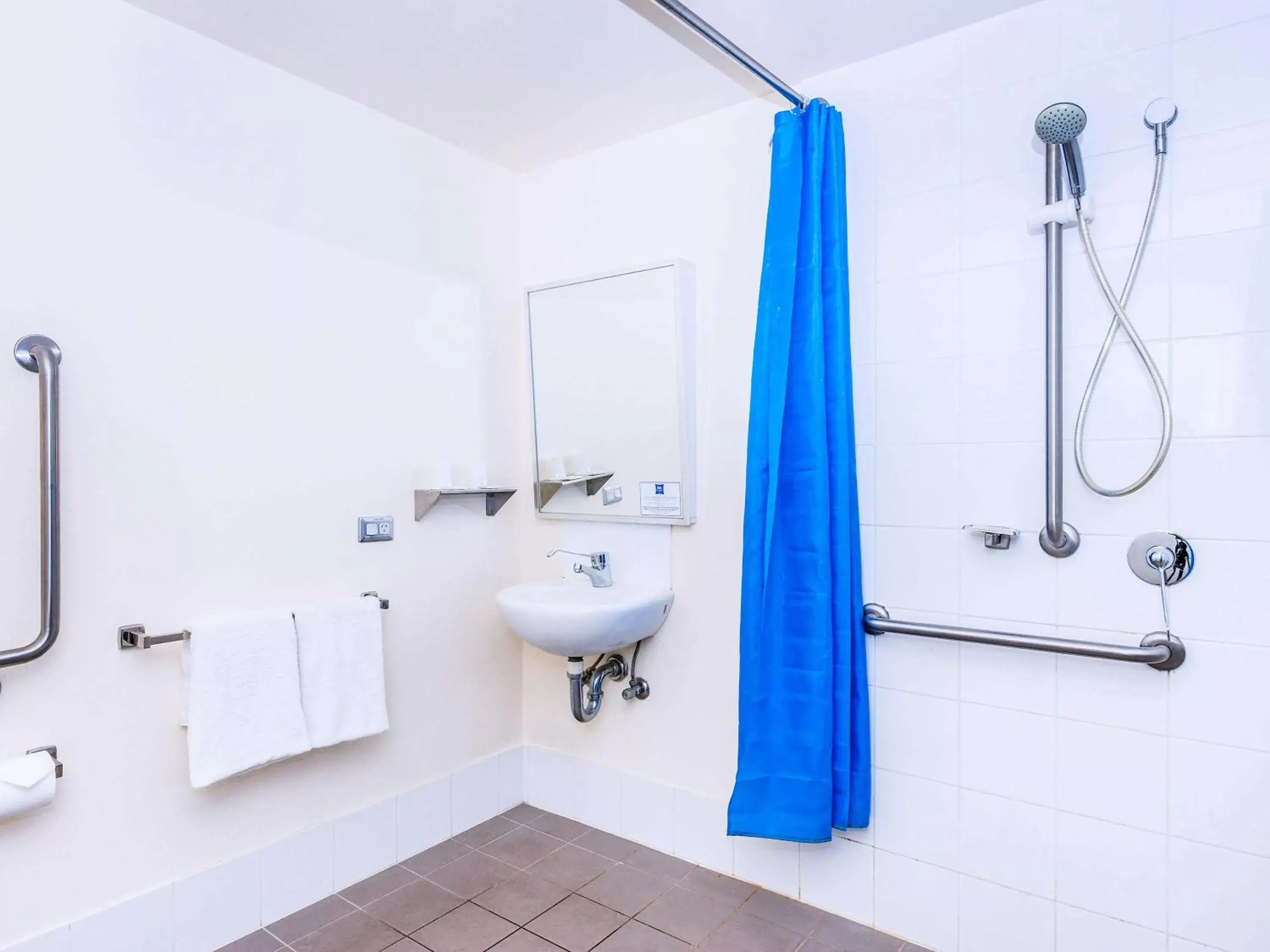 Photo of the whole room, Bathroom in ibis Budget Sydney Olympic Park