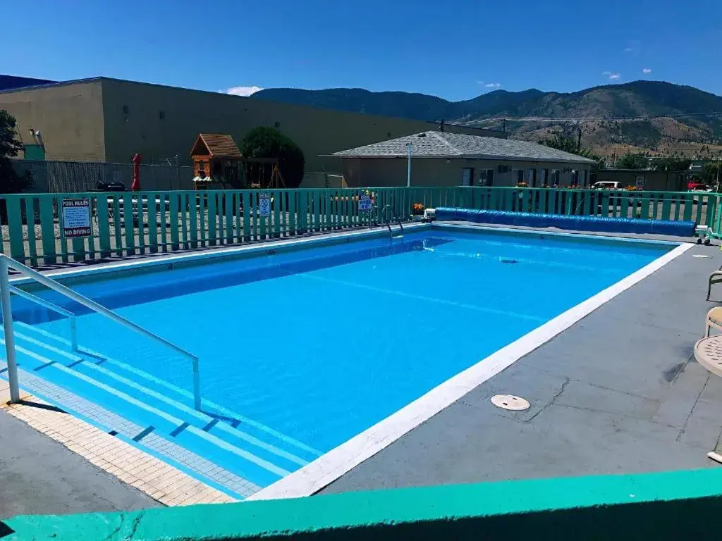 Swimming Pool in 5000 Motel