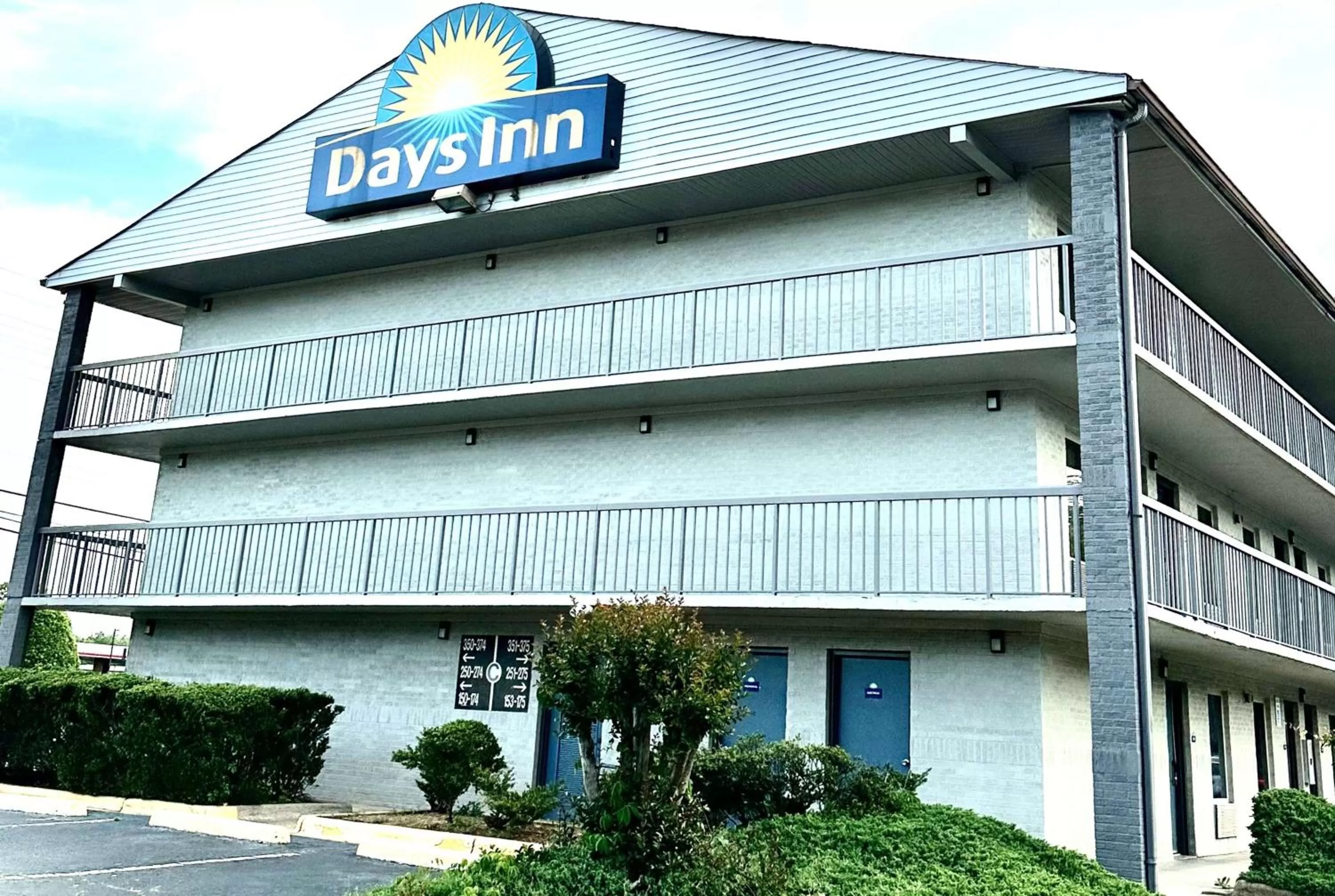 Property building in Days Inn by Wyndham Charlotte Northlake