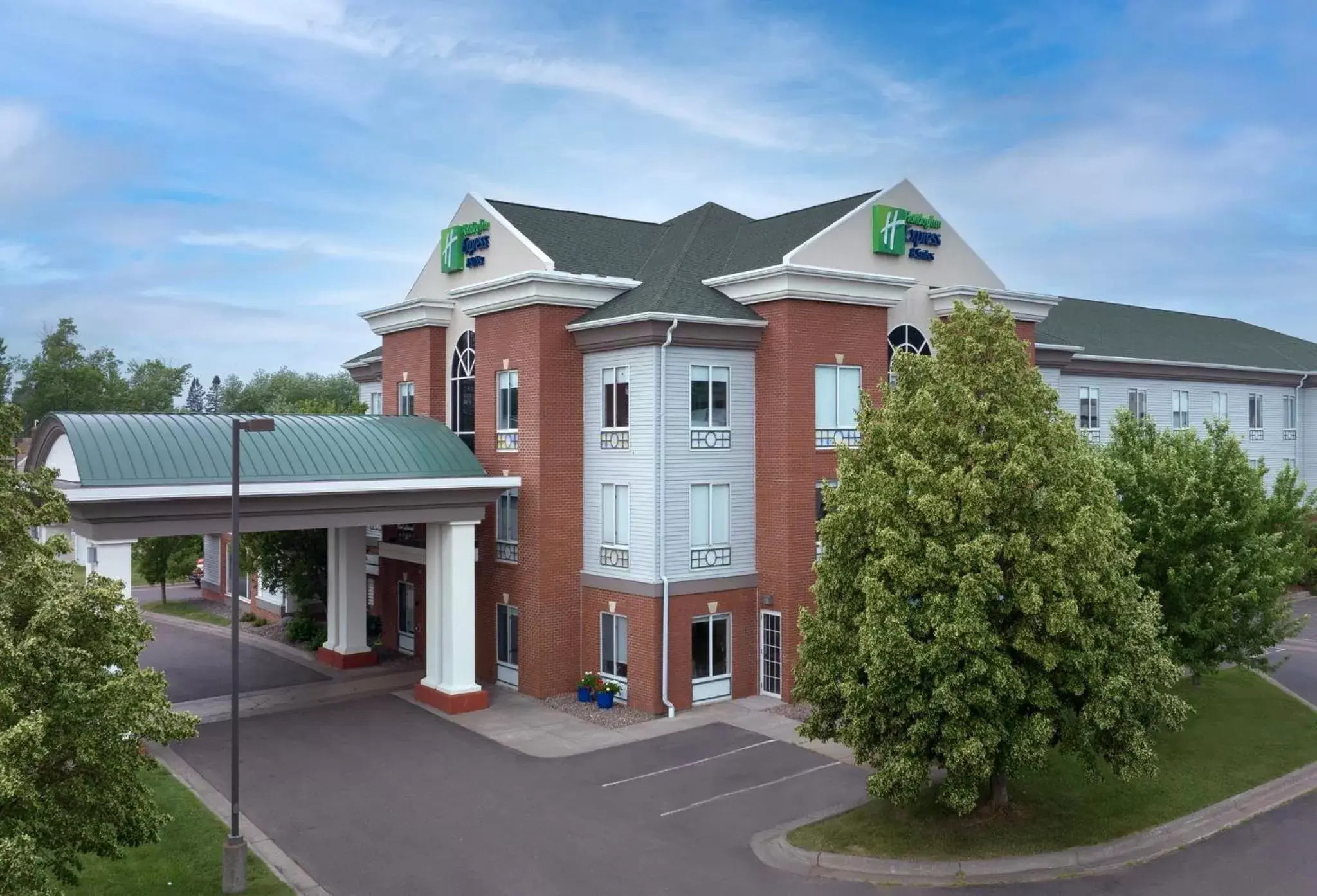 Property Building in Holiday Inn Express & Suites Superior, an IHG Hotel