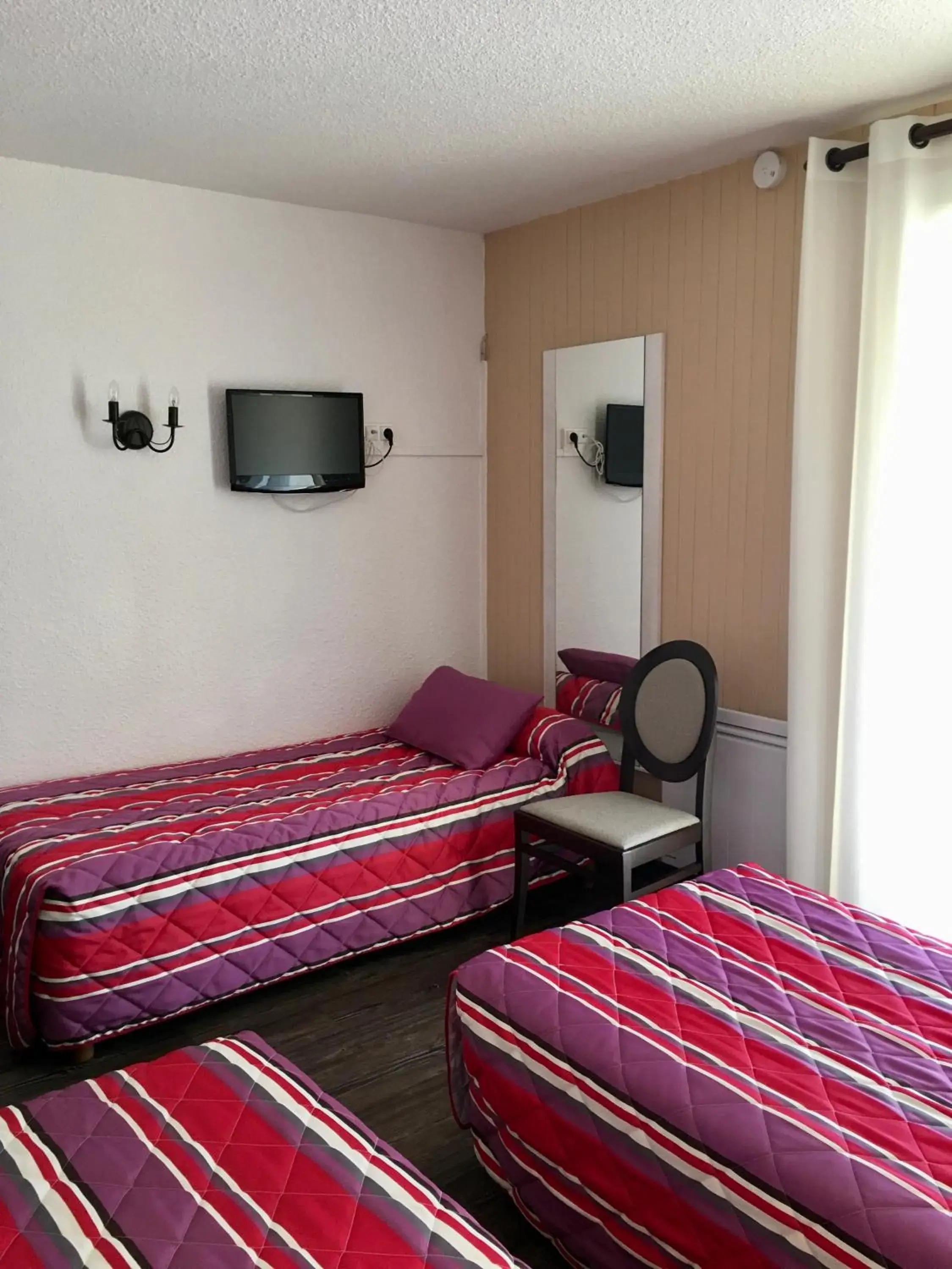 Bedroom, Bed in Le Catinat Fleuri