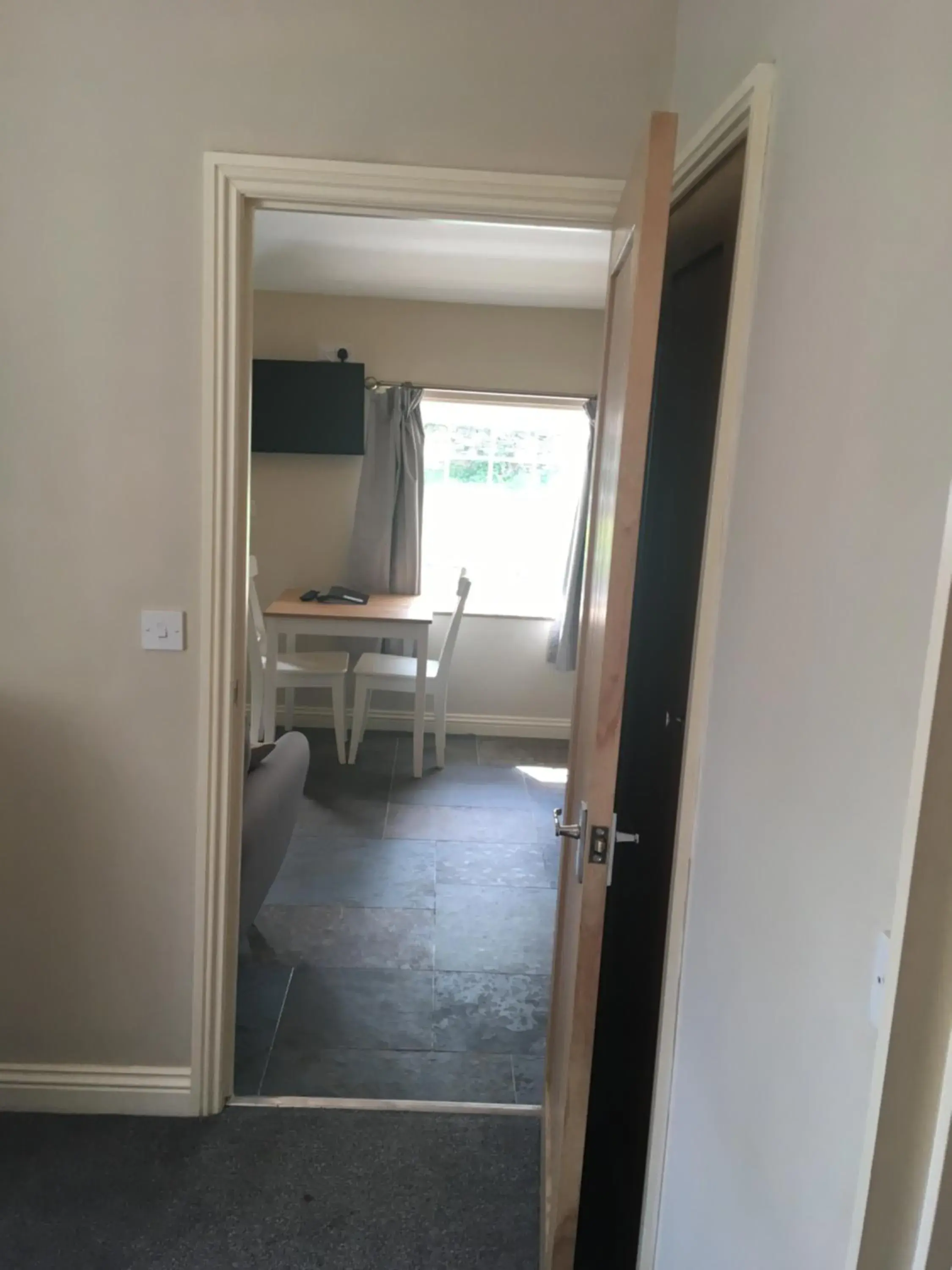 Living room, Bathroom in White House Cottages