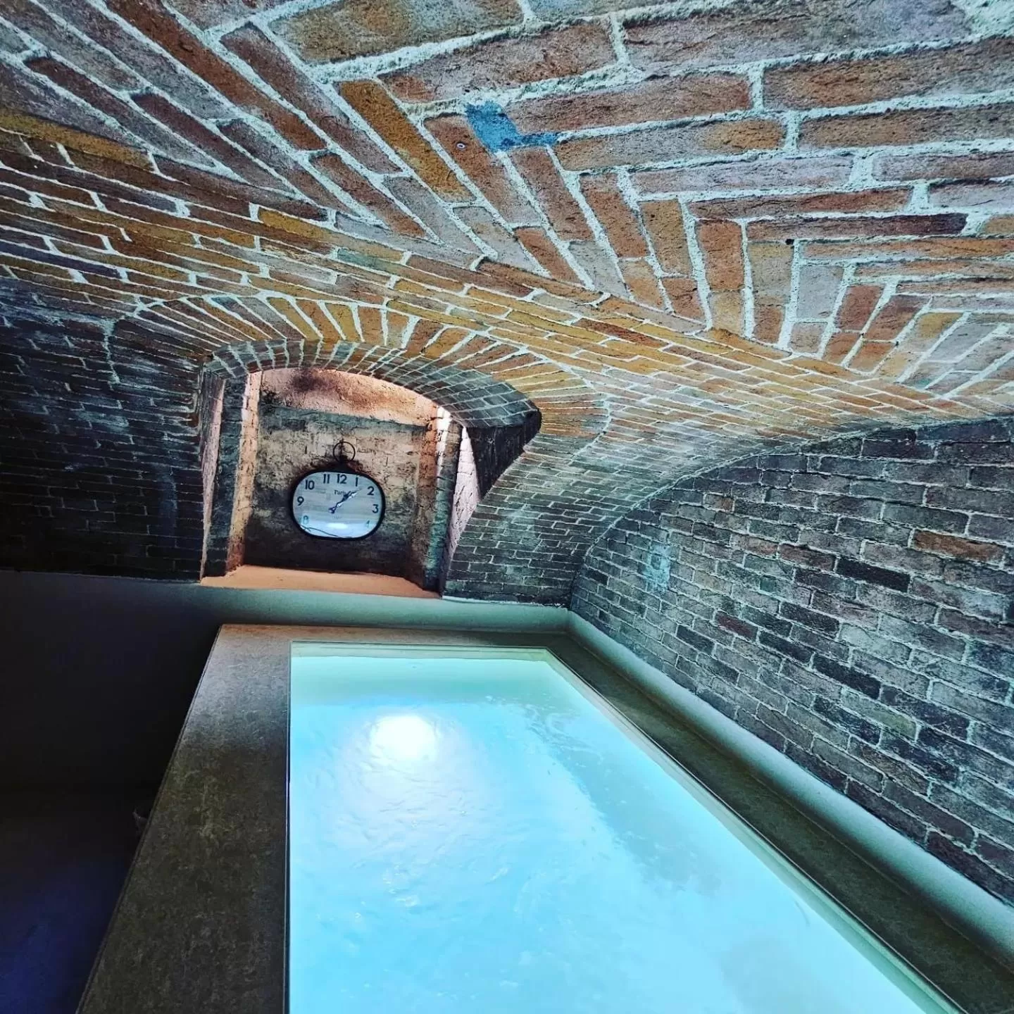 Swimming pool in Il BASÍN