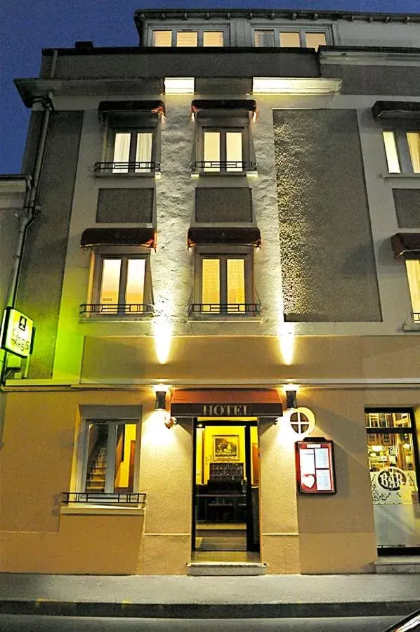 Property Building in Logis Hotel Le Continental