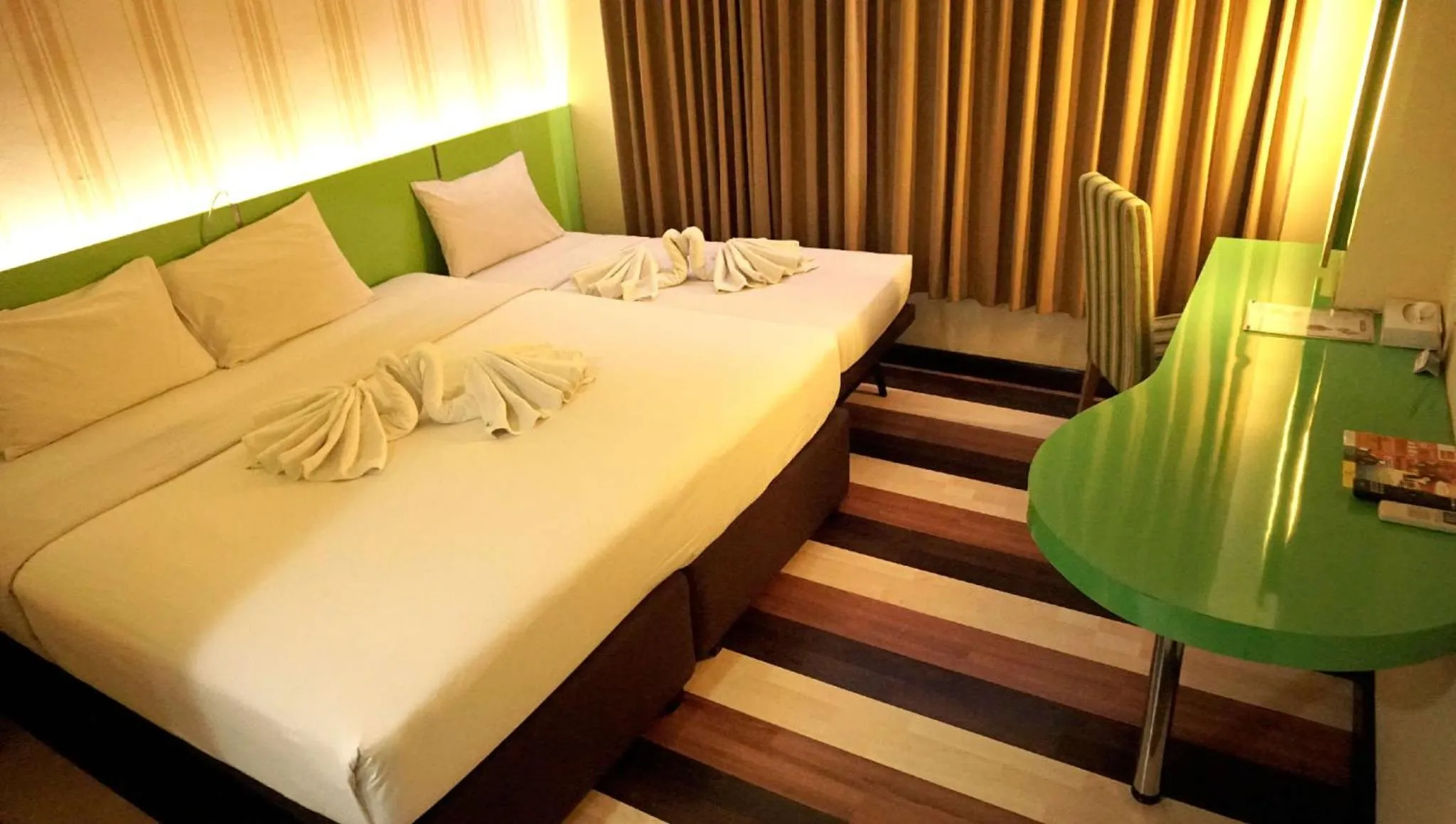 Bedroom, Bed in Pandanaran Hotel