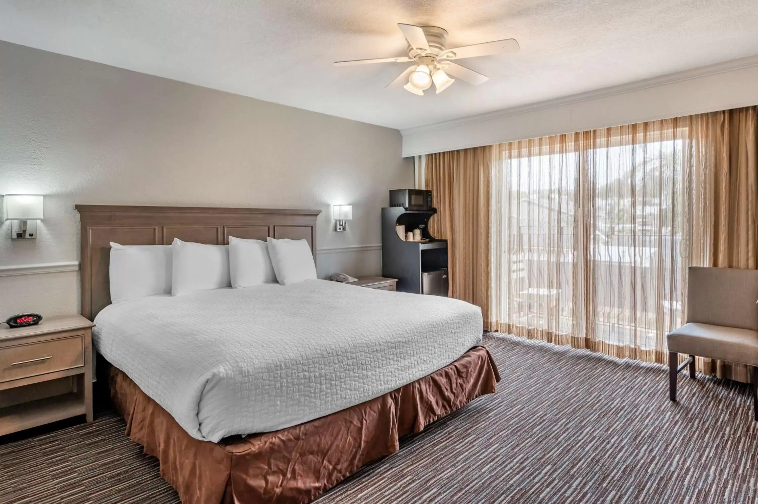 Bedroom, Bed in Best Western San Marcos Inn
