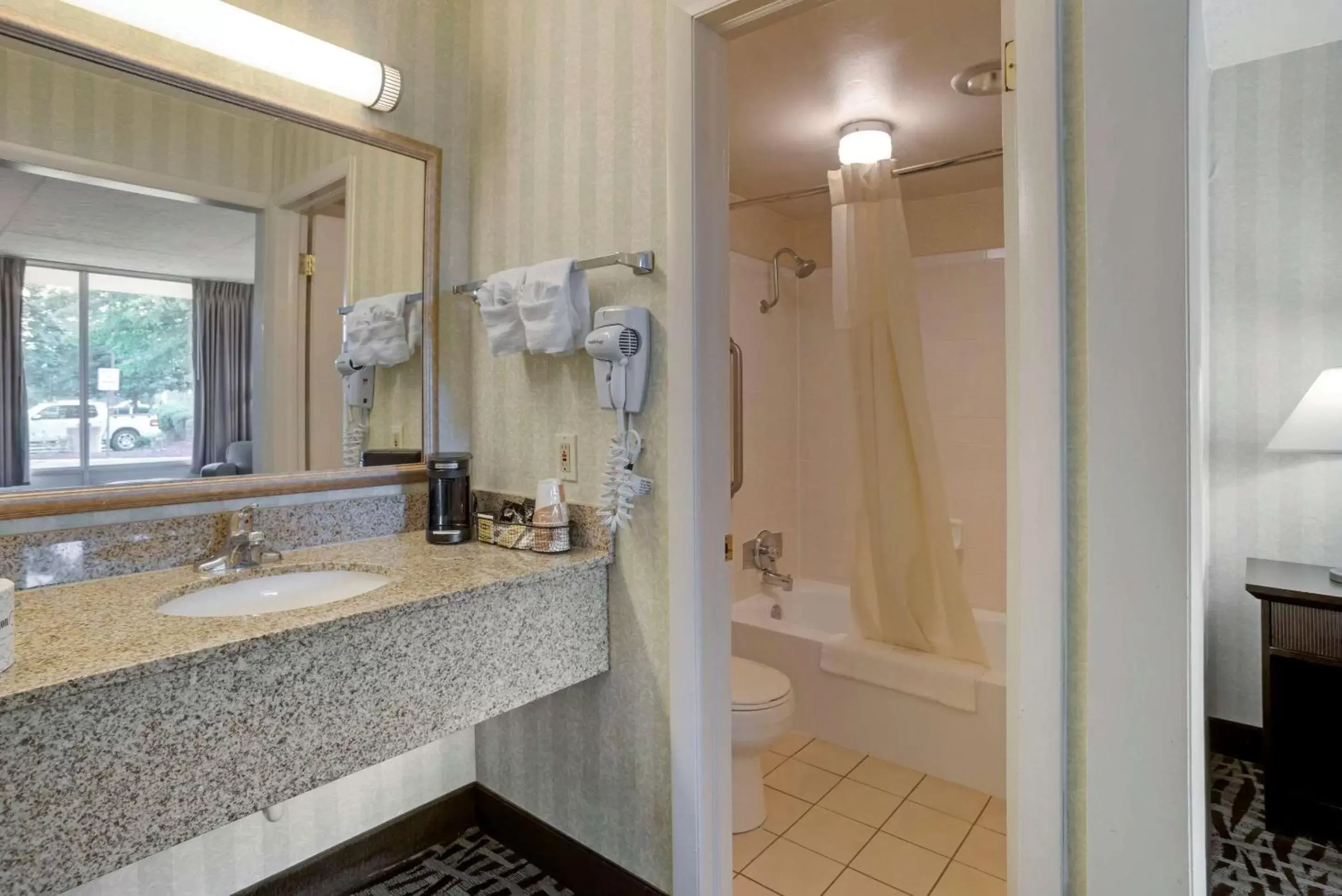 Bathroom in Quality Inn Fredericksburg near Historic Downtown